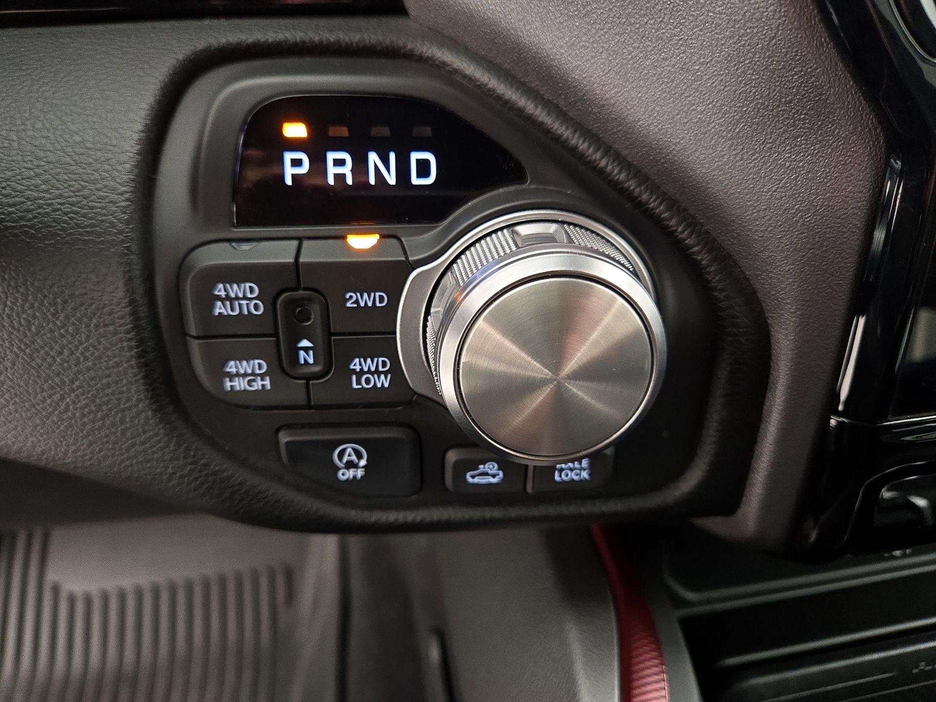 Thumbnail: 2025 RAM 1500 - 18