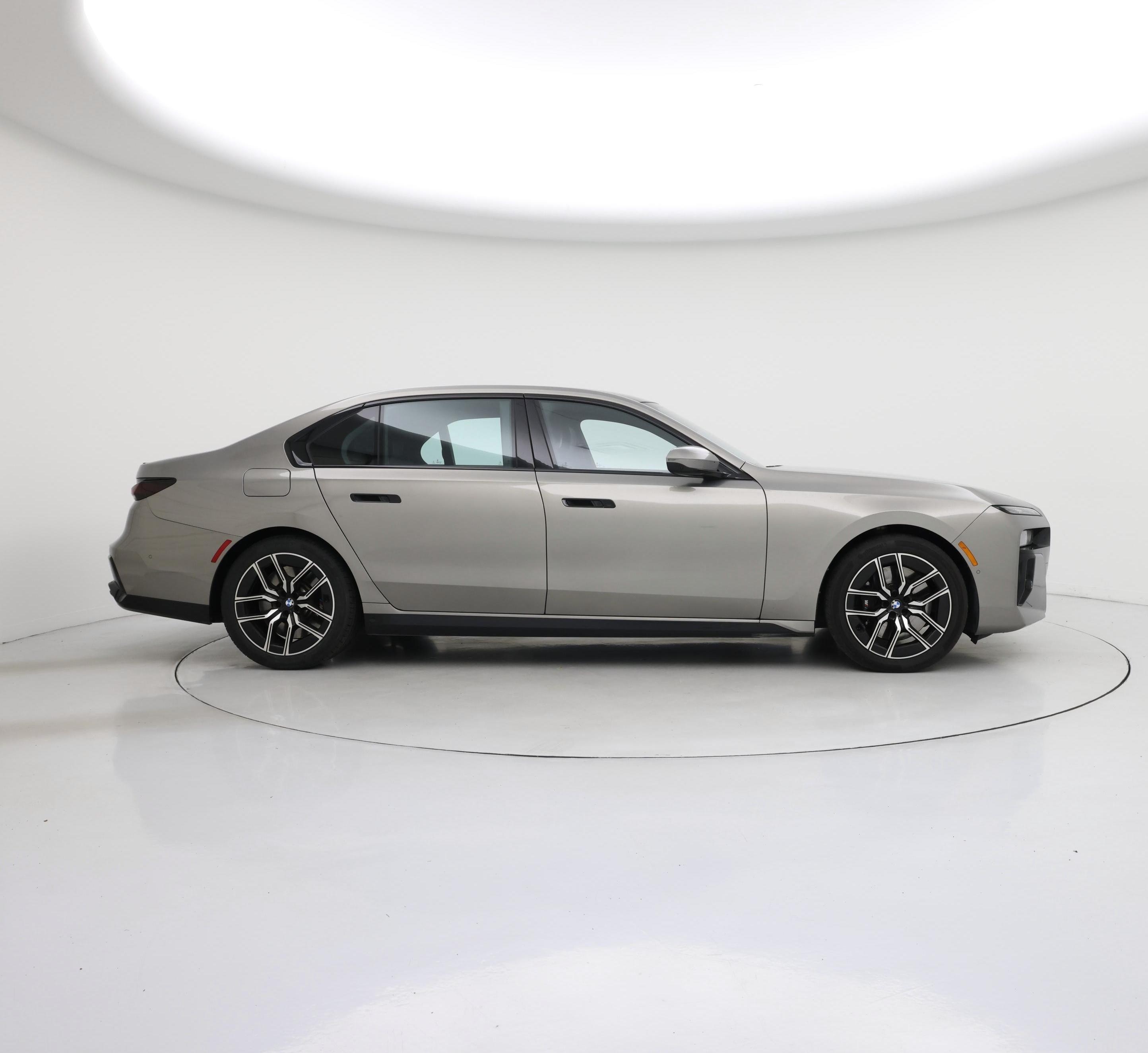 Thumbnail: 2023 BMW 7 Series - 7