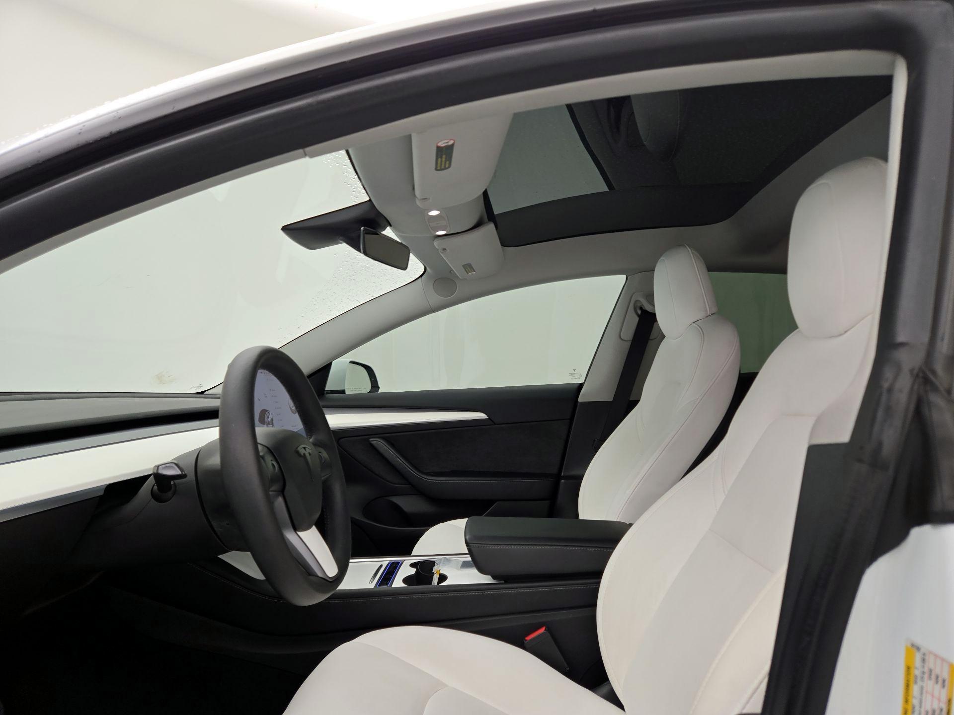 Thumbnail: 2022 Tesla Model 3 - 19