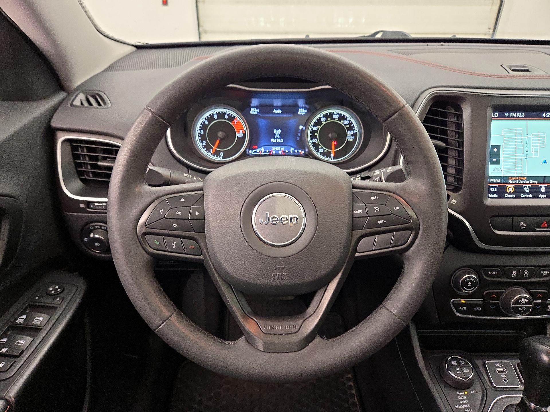 Thumbnail: 2022 Jeep Cherokee - 10