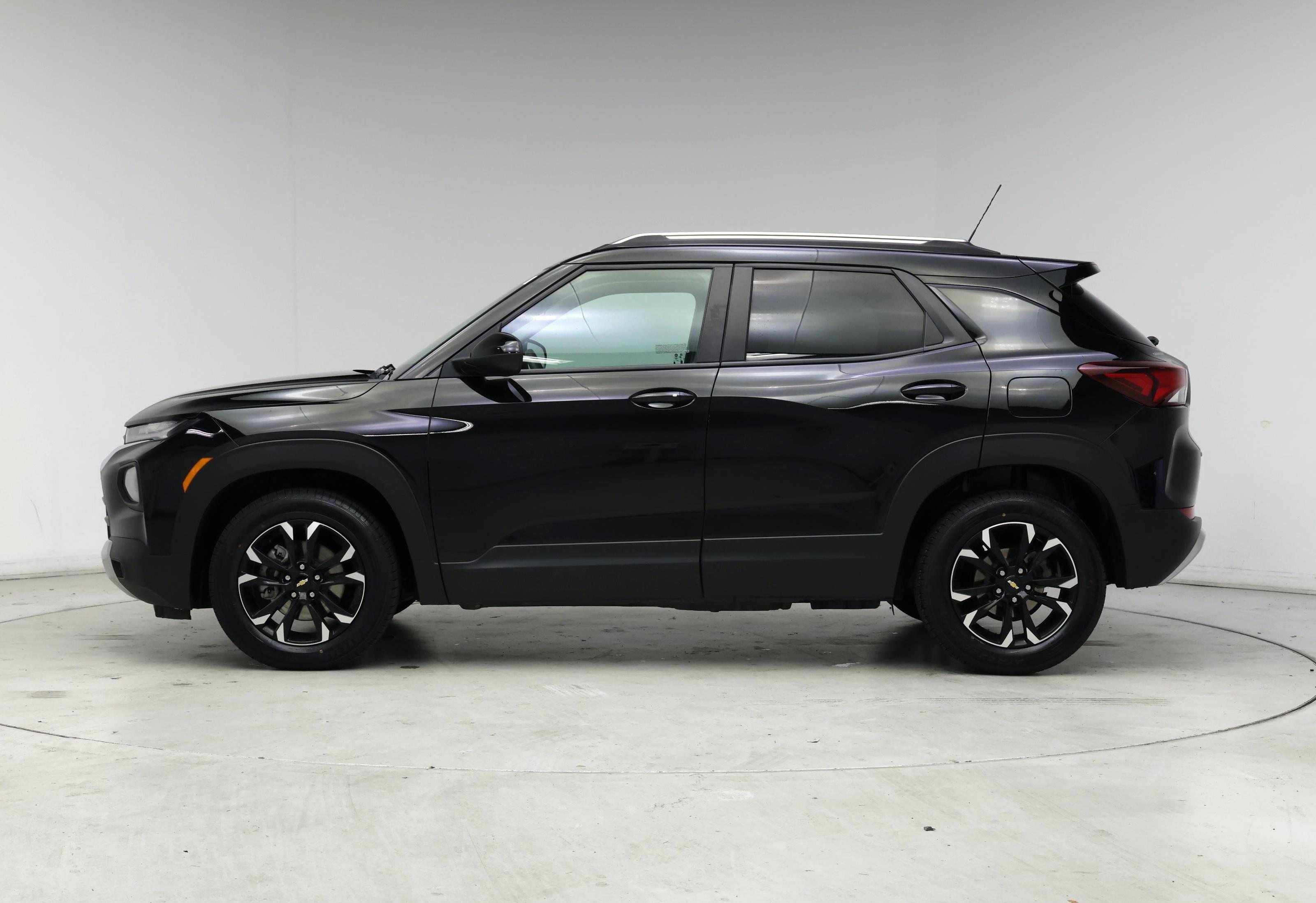 Thumbnail: 2023 Chevrolet TrailBlazer - 3