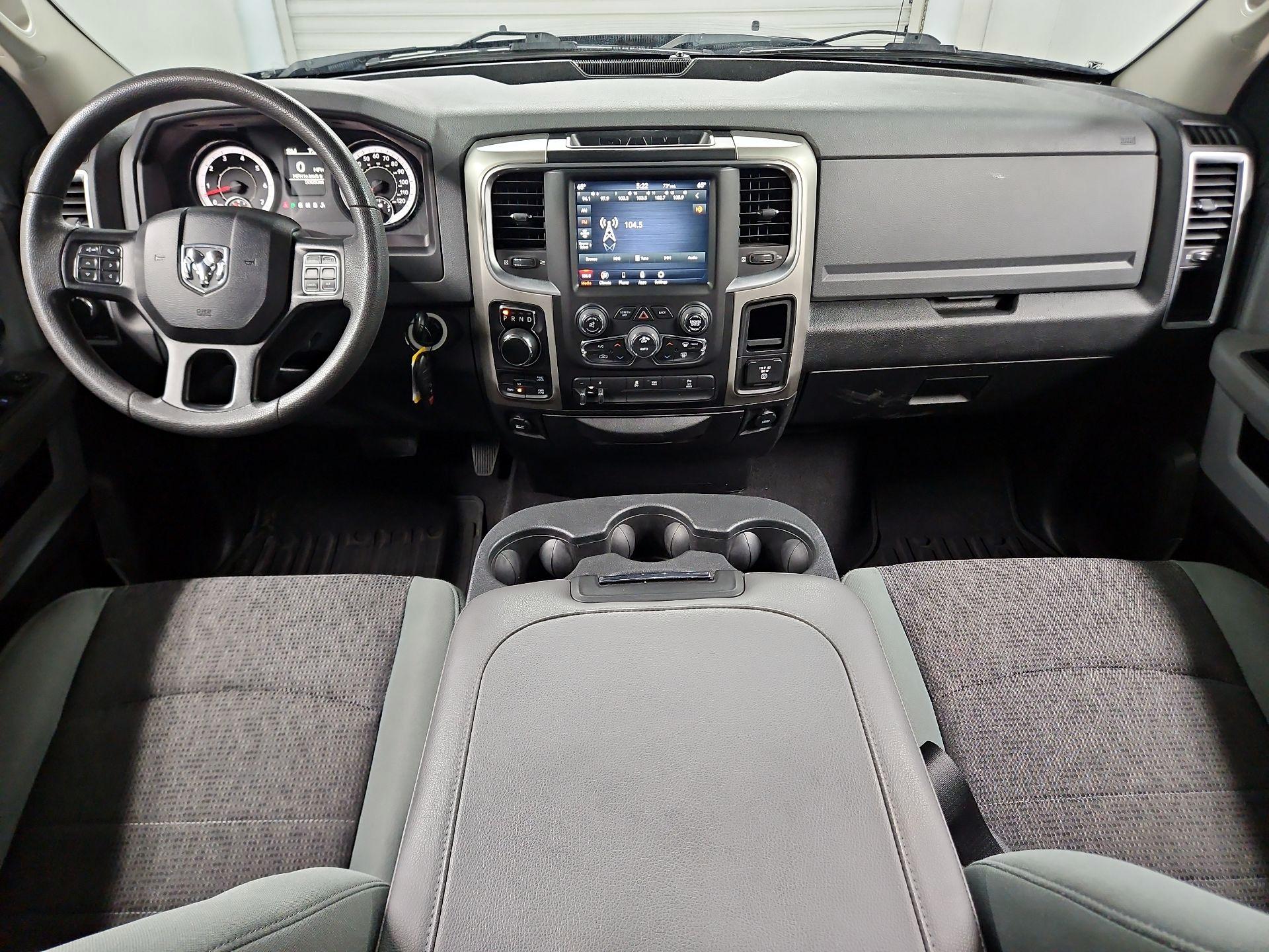 Thumbnail: 2020 RAM 1500 Classic - 9
