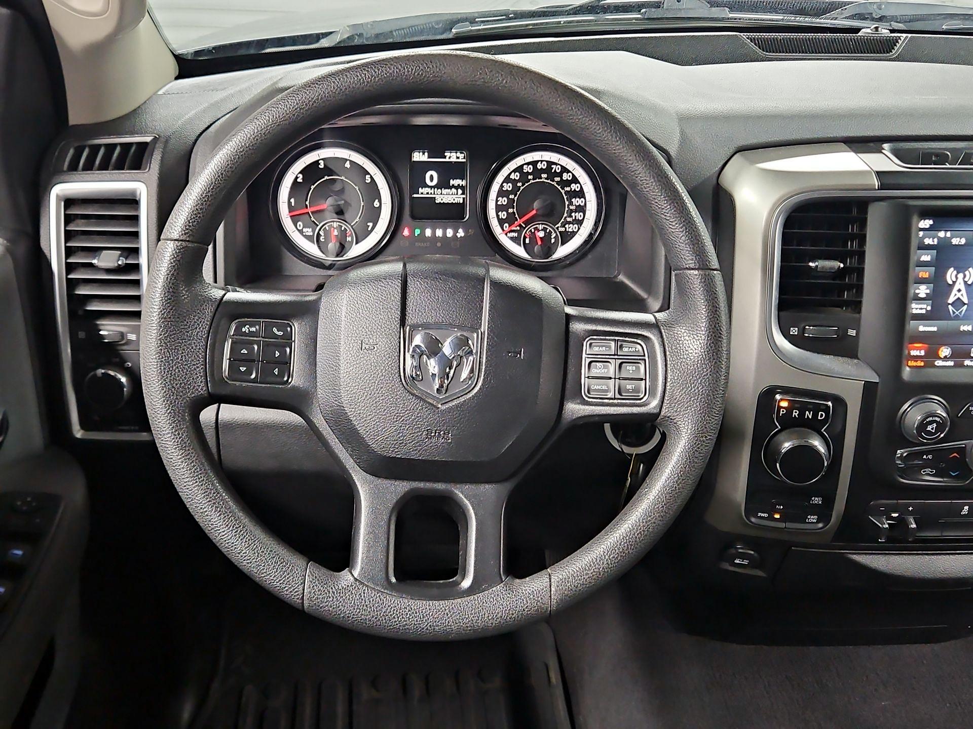 Thumbnail: 2020 RAM 1500 Classic - 10