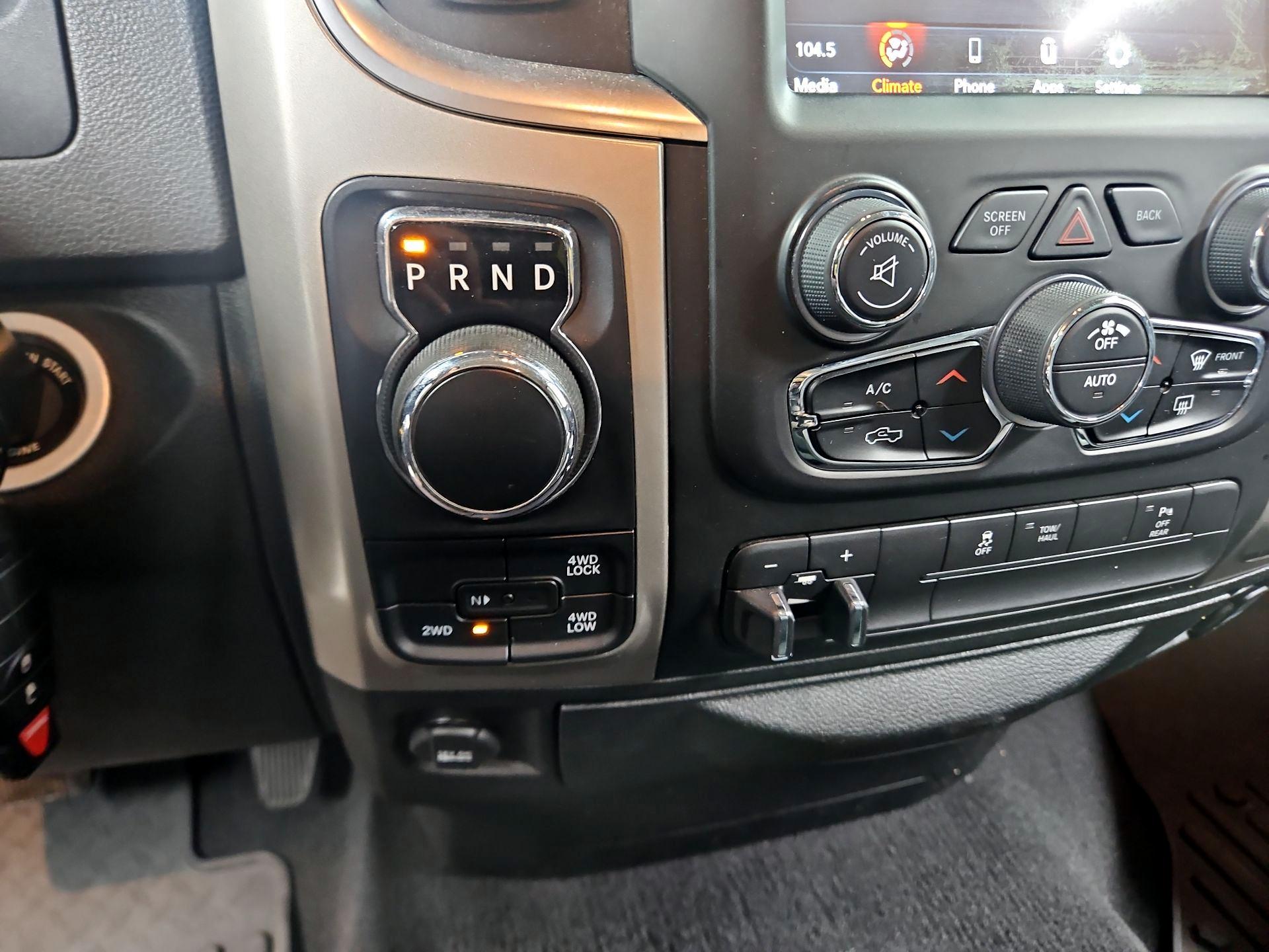 Thumbnail: 2020 RAM 1500 Classic - 17