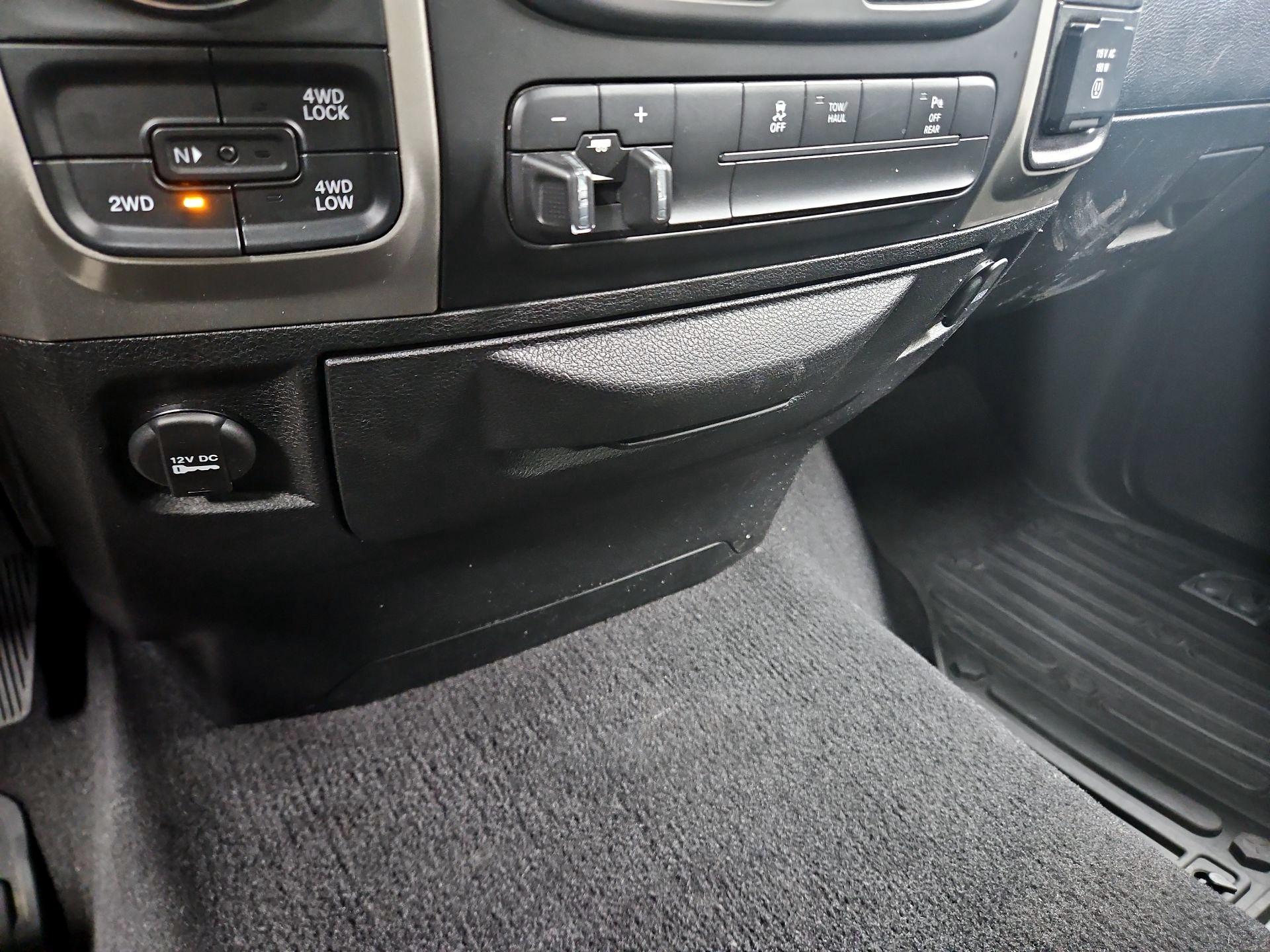 Thumbnail: 2020 RAM 1500 Classic - 18