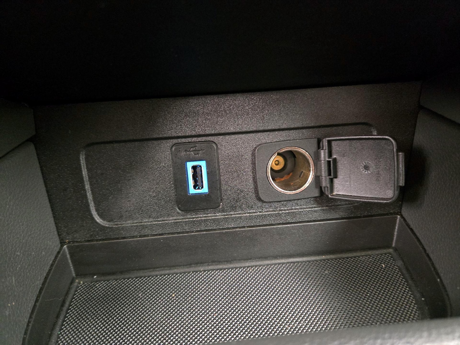2017 Ford Escape SE - Photo 20