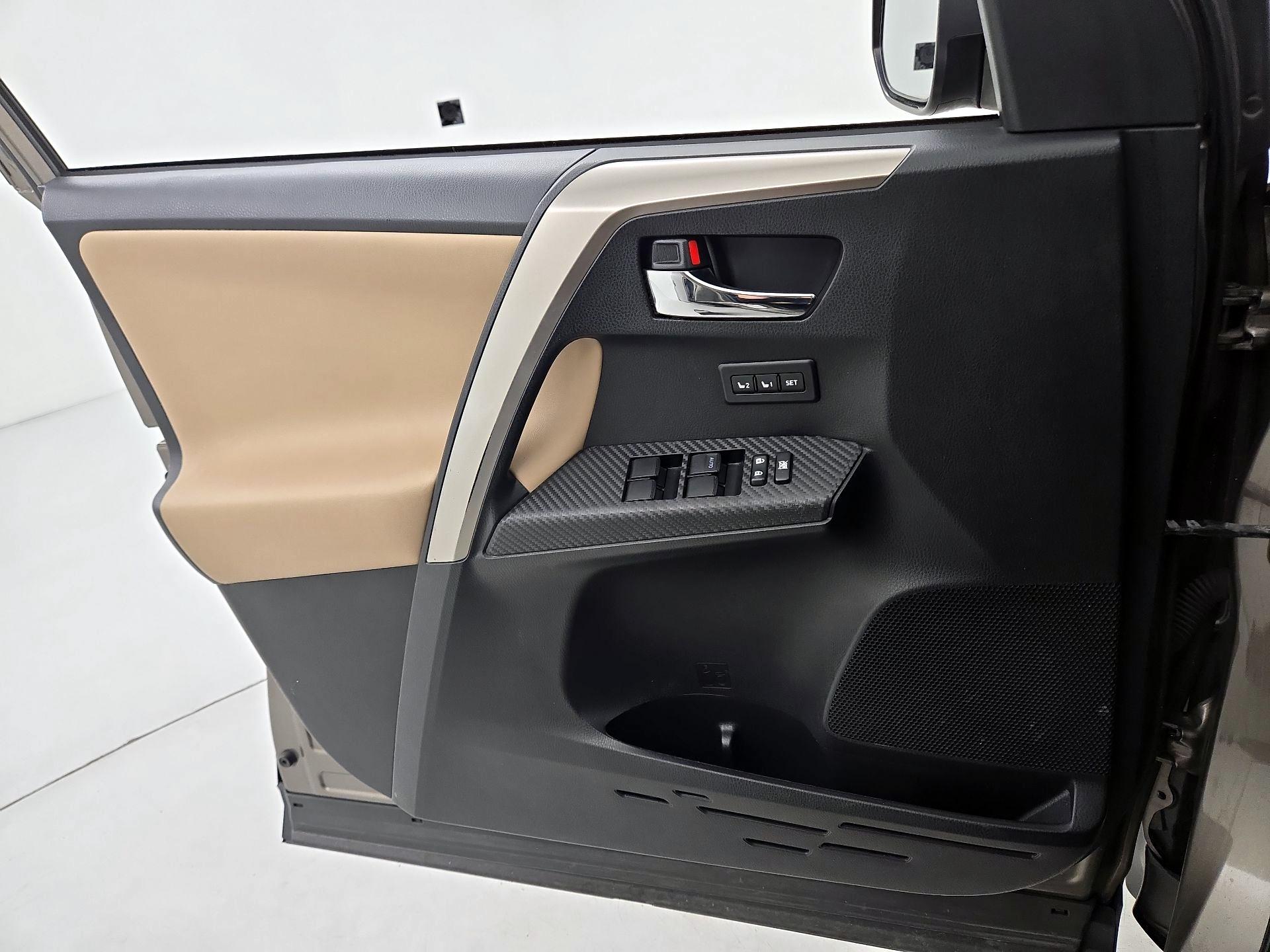 Thumbnail: 2014 Toyota RAV4 - 12