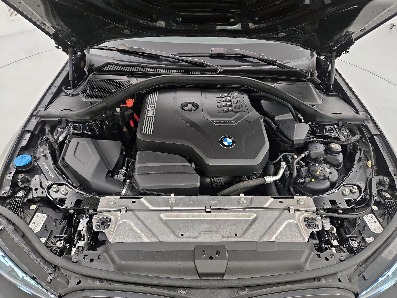 2023 BMW 3 Series 330i - Photo 24