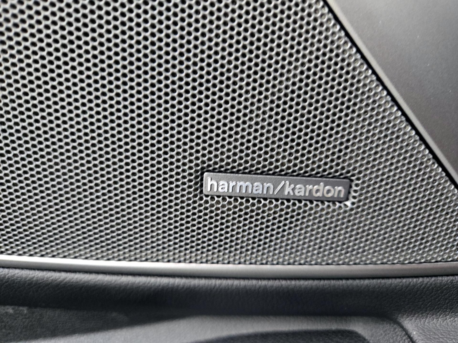 2023 BMW 3 Series 330i - Photo 25