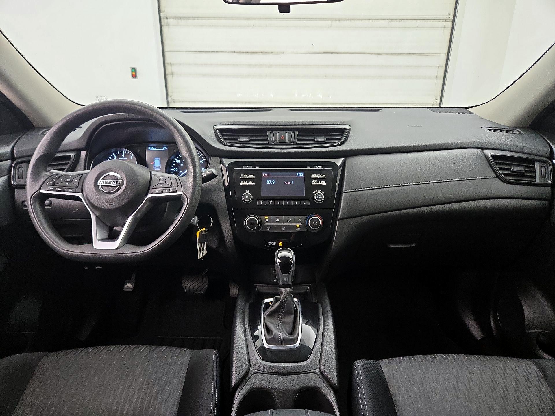 Thumbnail: 2017 Nissan Rogue - 9