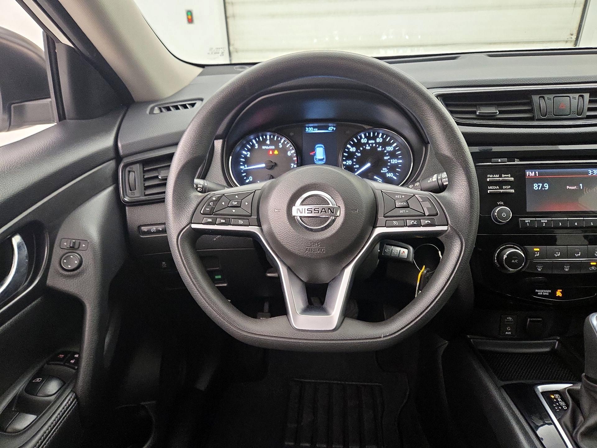 Thumbnail: 2017 Nissan Rogue - 10