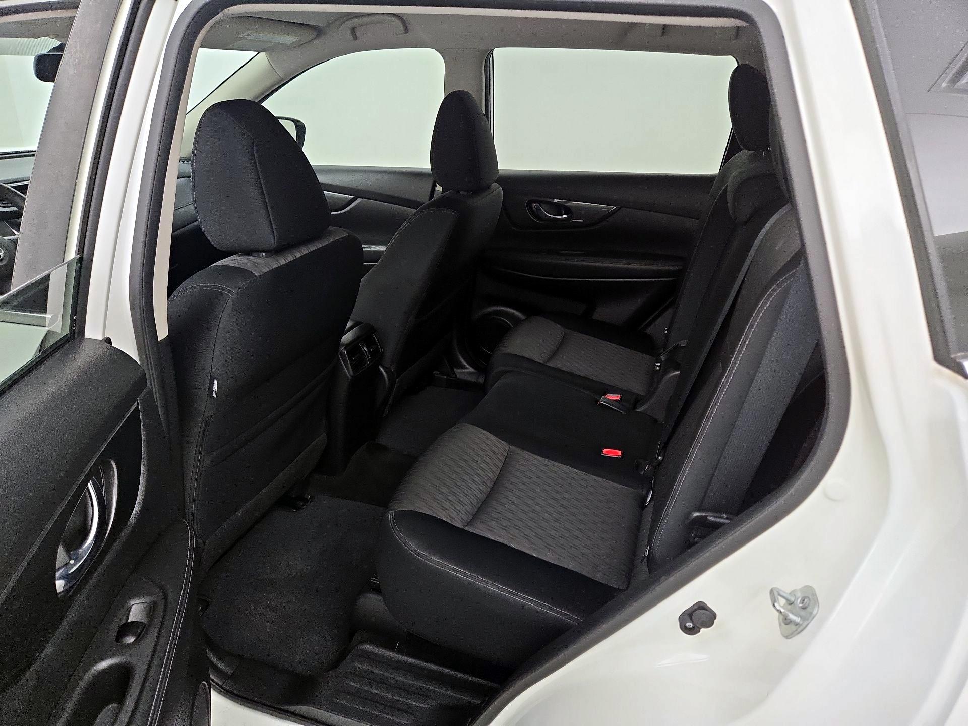 Thumbnail: 2017 Nissan Rogue - 19