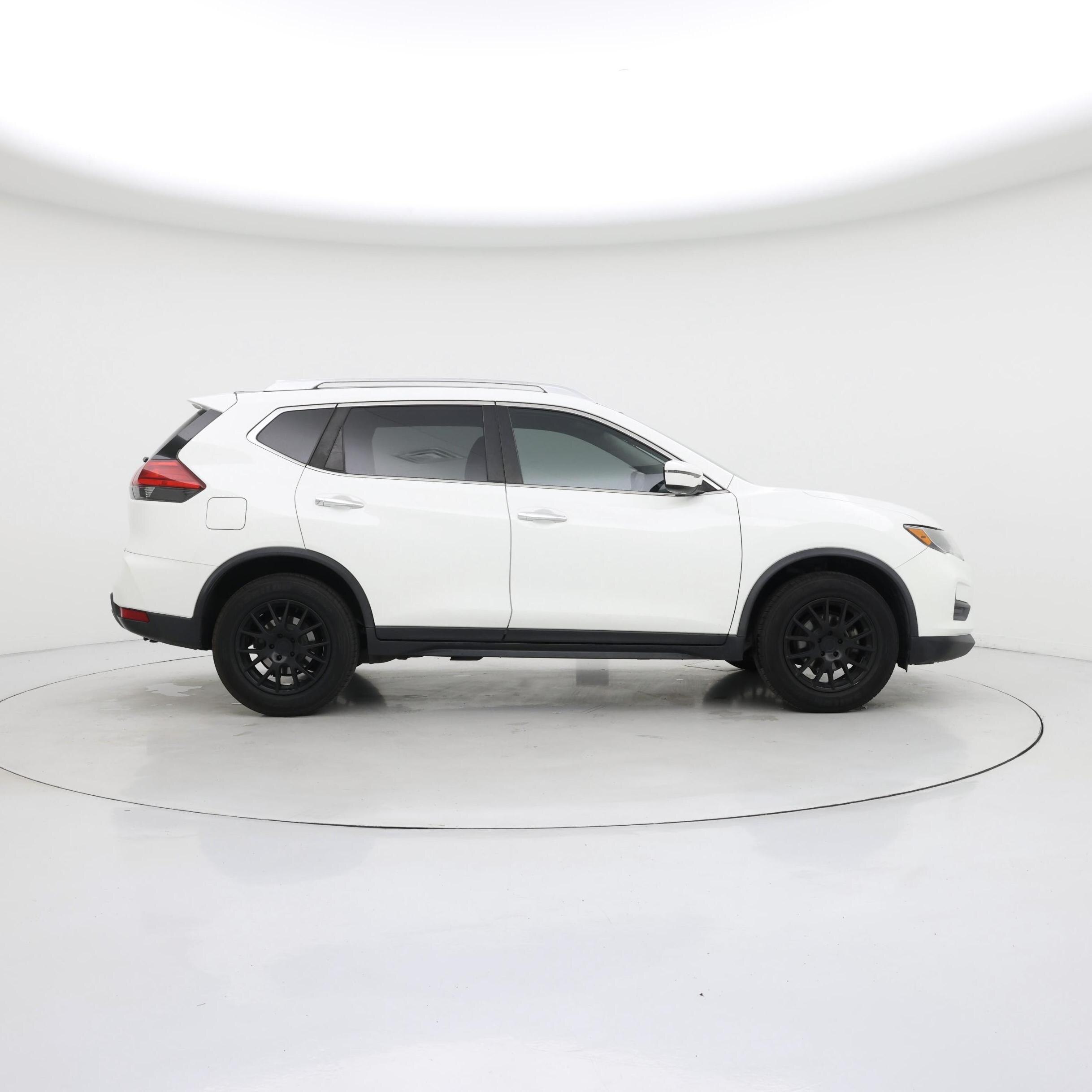 Thumbnail: 2017 Nissan Rogue - 7