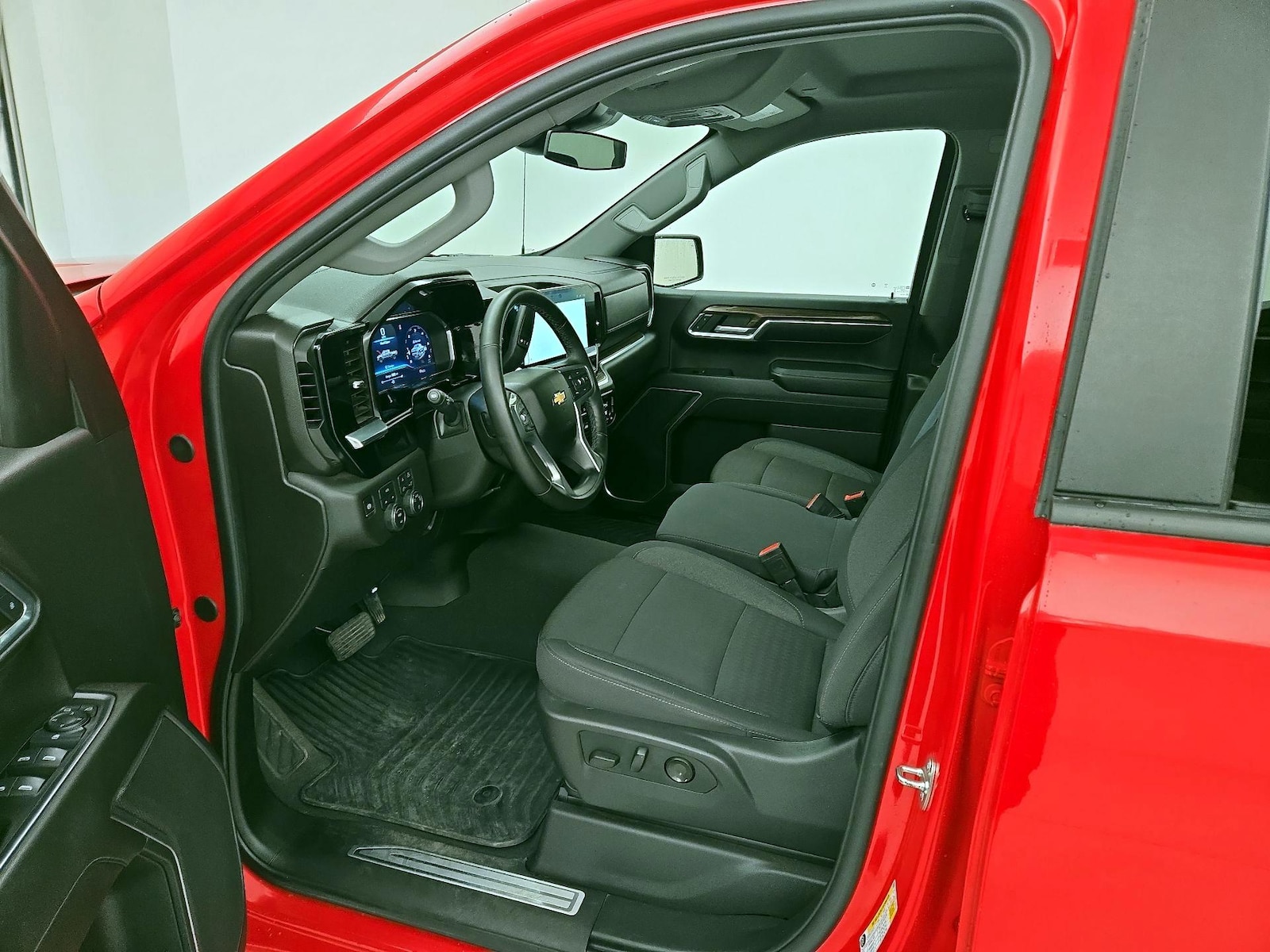 2024 Chevrolet Silverado 1500 LT - Photo 12