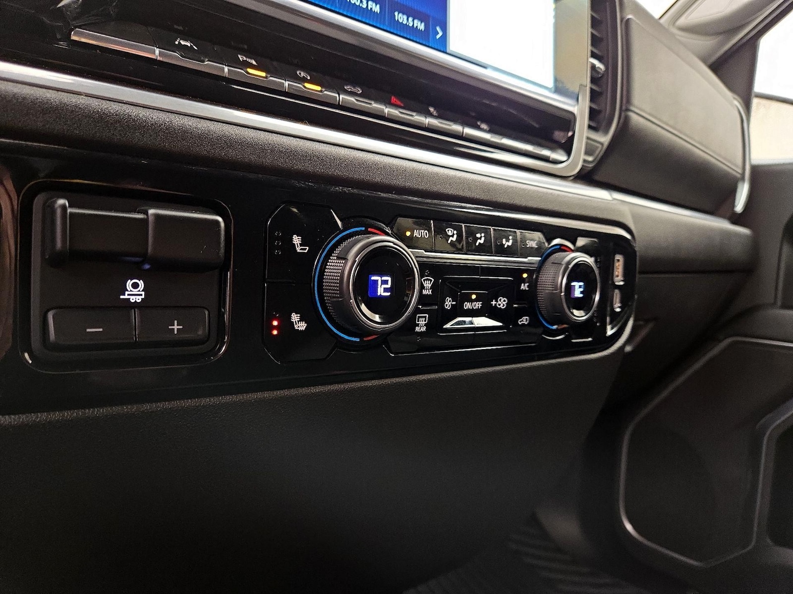 2024 Chevrolet Silverado 1500 LT - Photo 17
