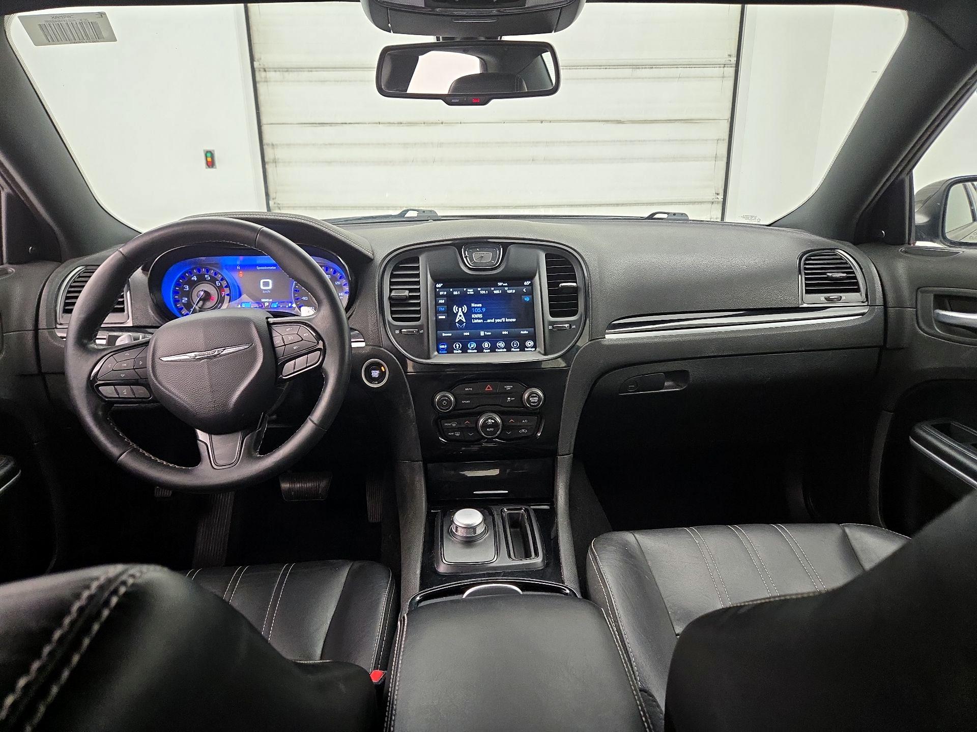 Thumbnail: 2019 Chrysler 300 - 9