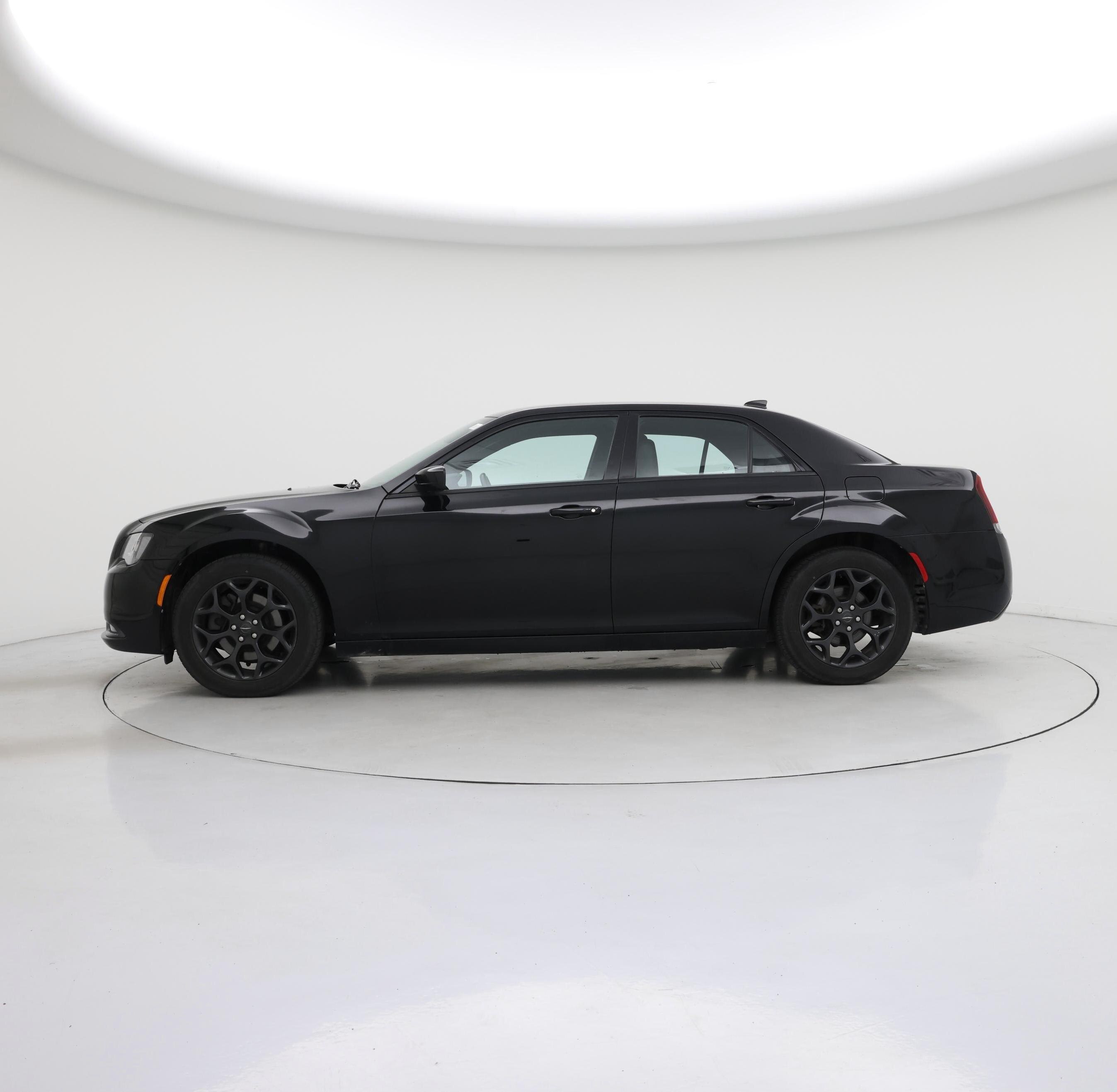 Thumbnail: 2019 Chrysler 300 - 3