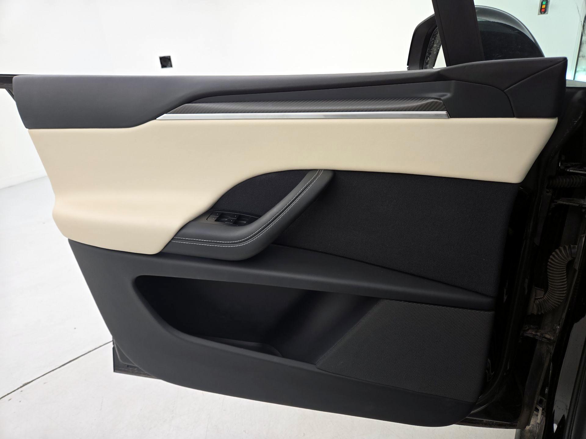Thumbnail: 2023 Tesla Model X - 12