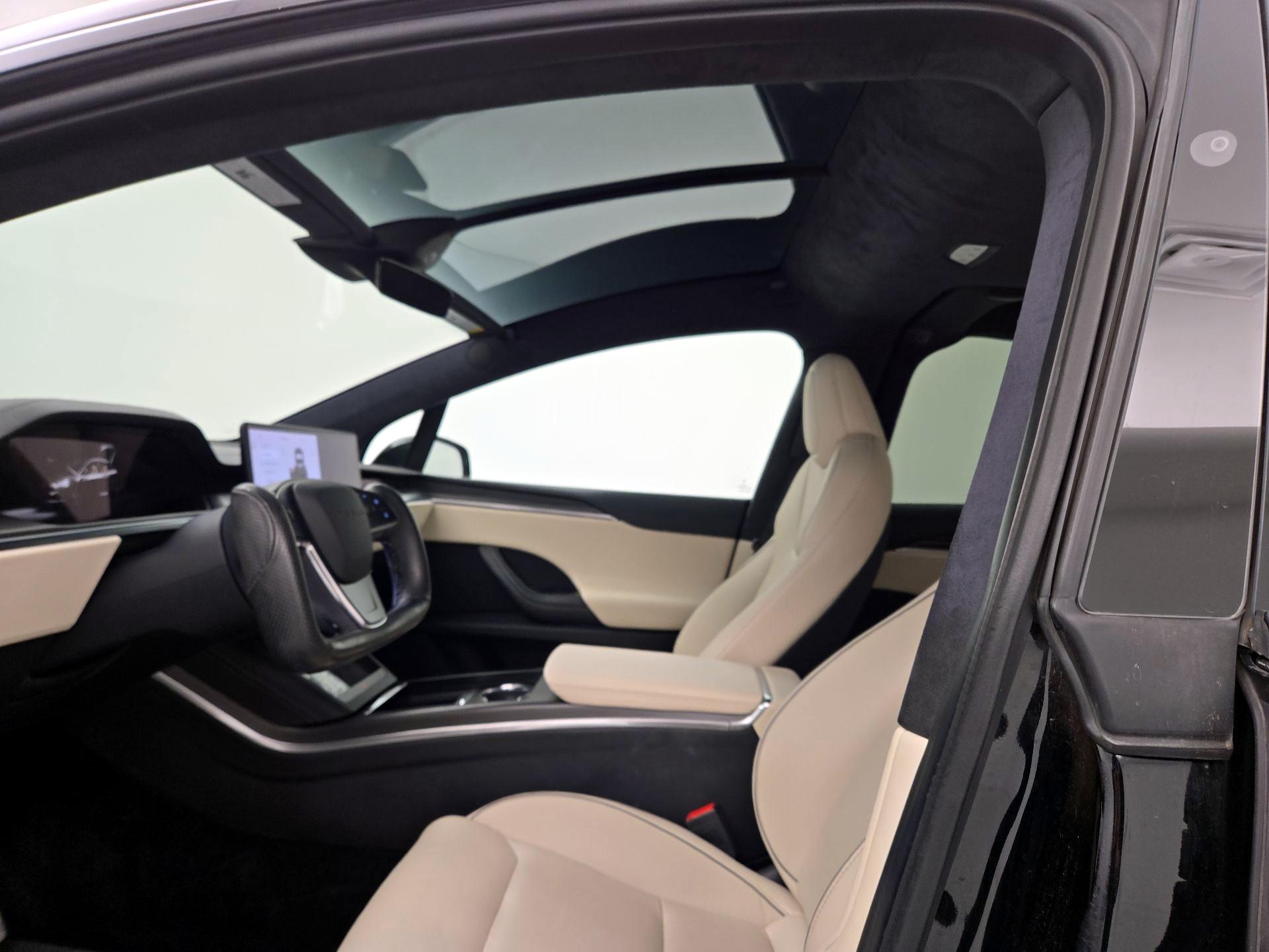 Thumbnail: 2023 Tesla Model X - 19