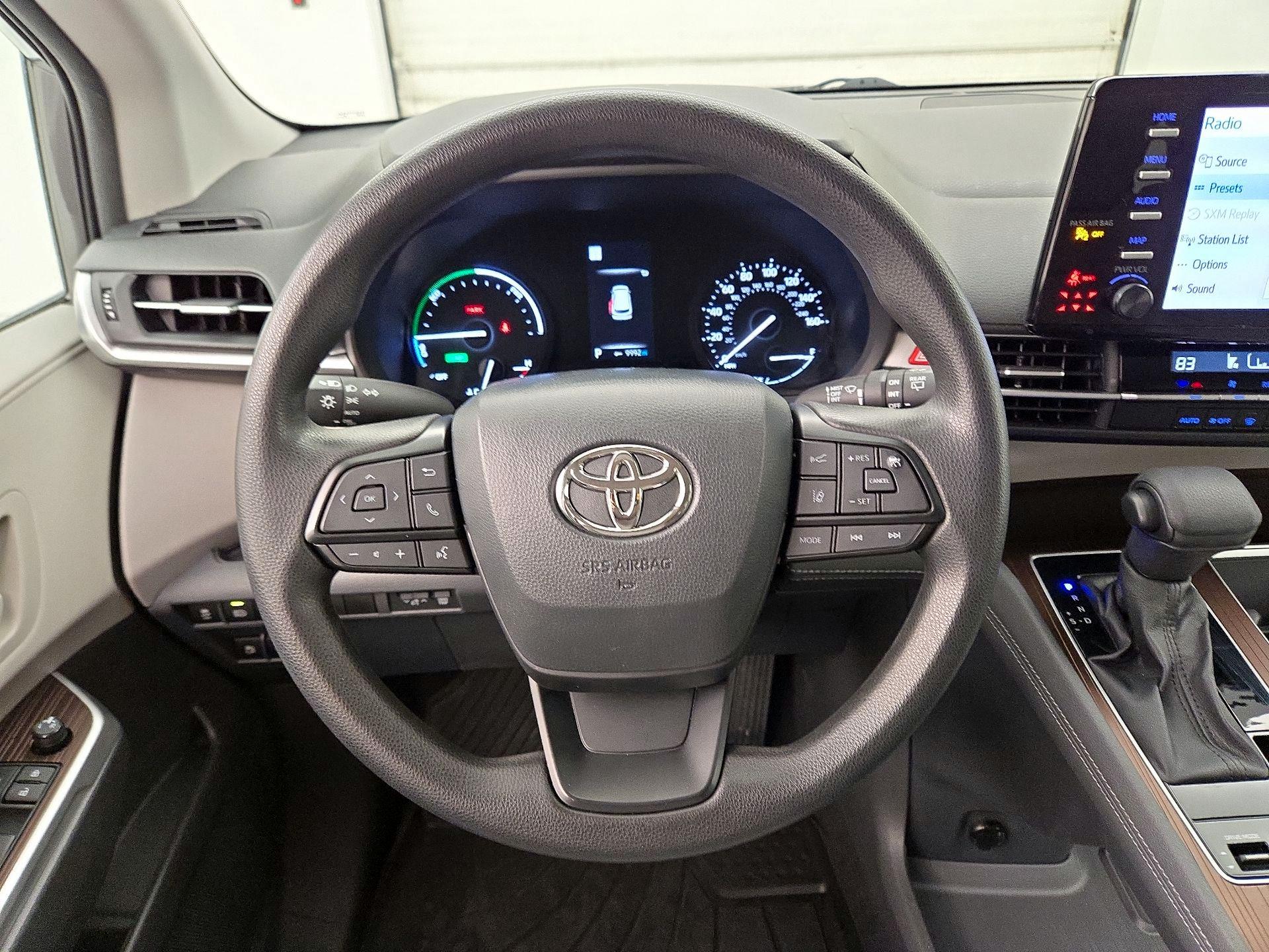 Thumbnail: 2023 Toyota Sienna - 10