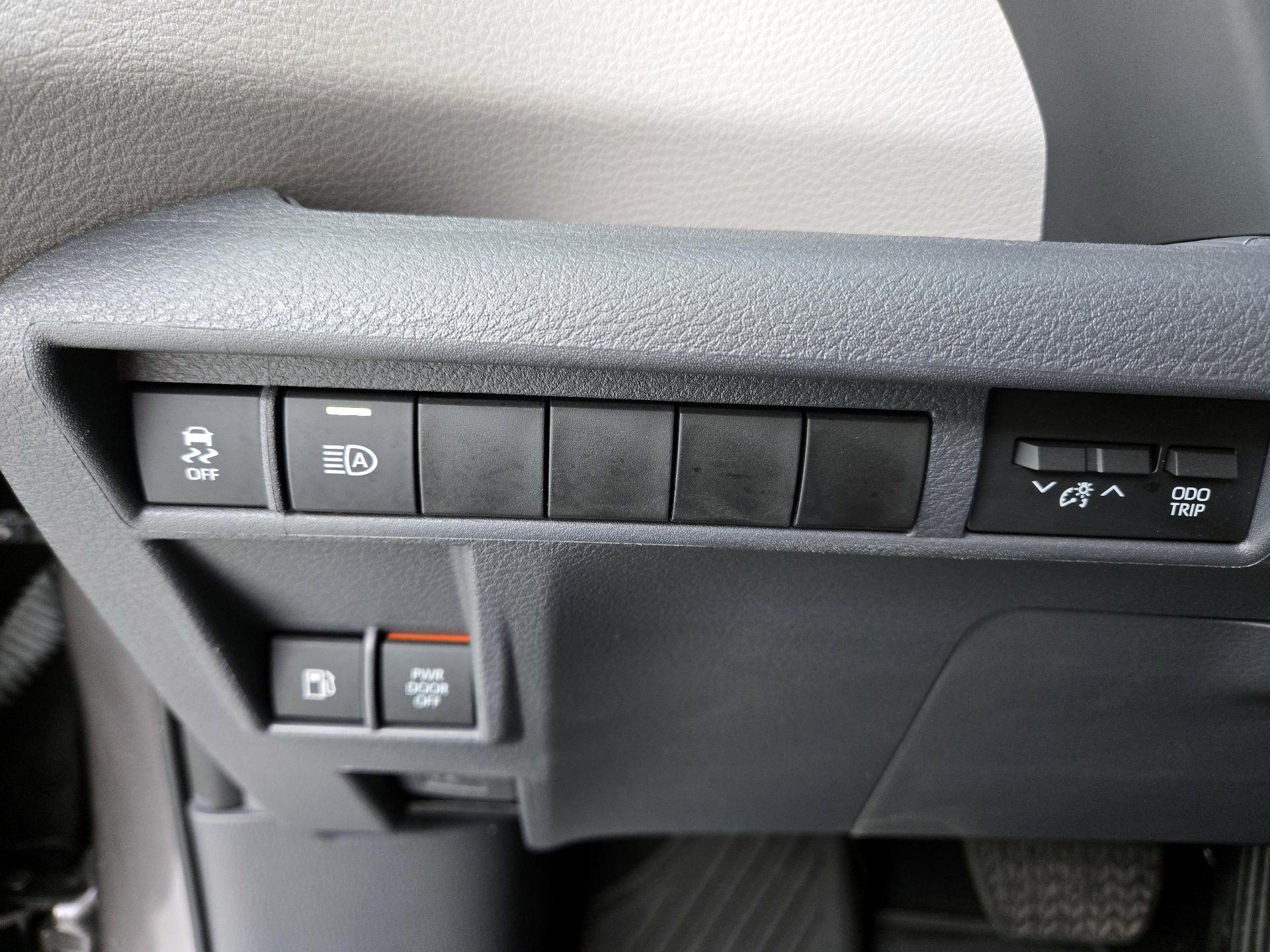 Thumbnail: 2023 Toyota Sienna - 13