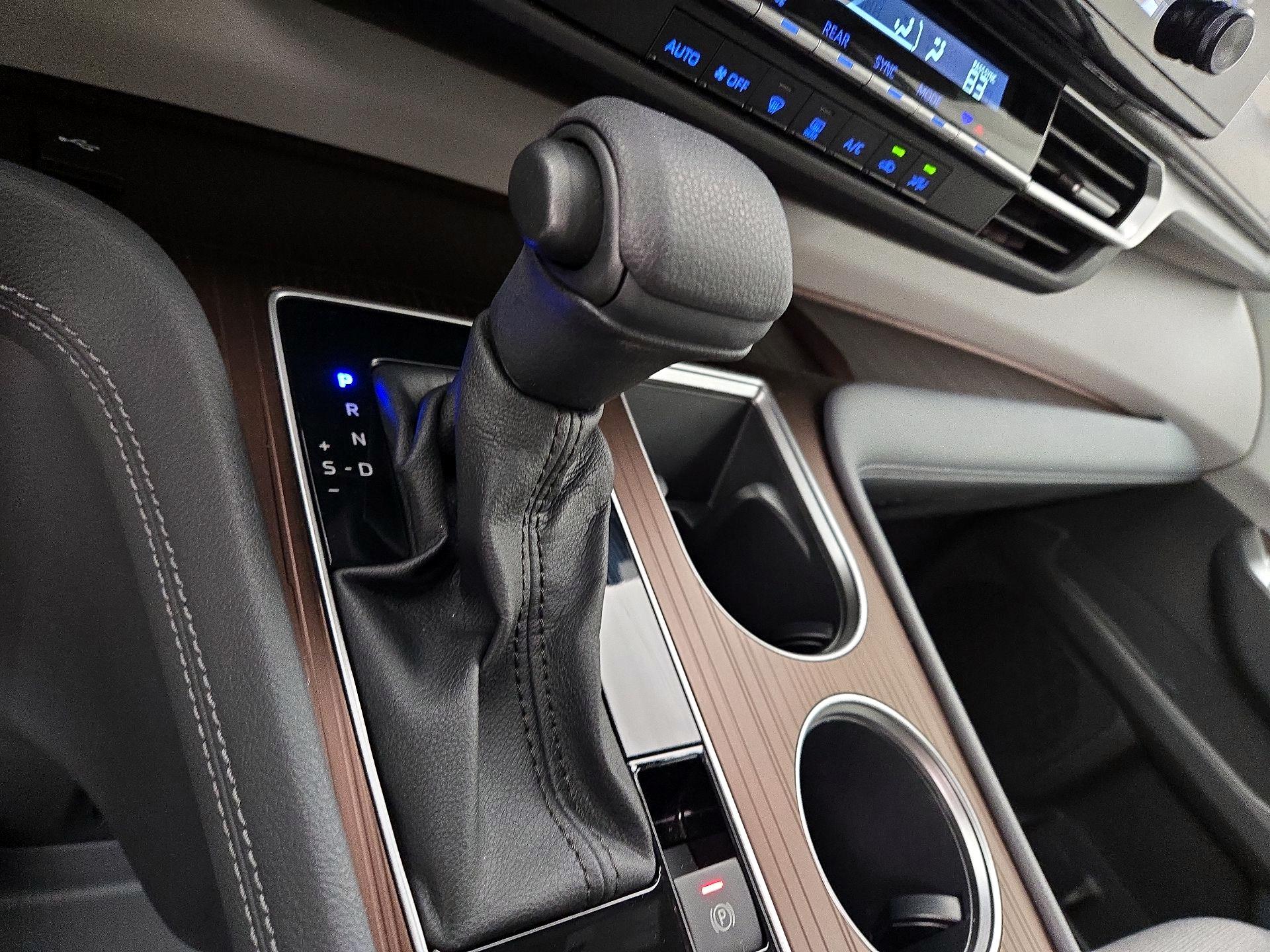 Thumbnail: 2023 Toyota Sienna - 17