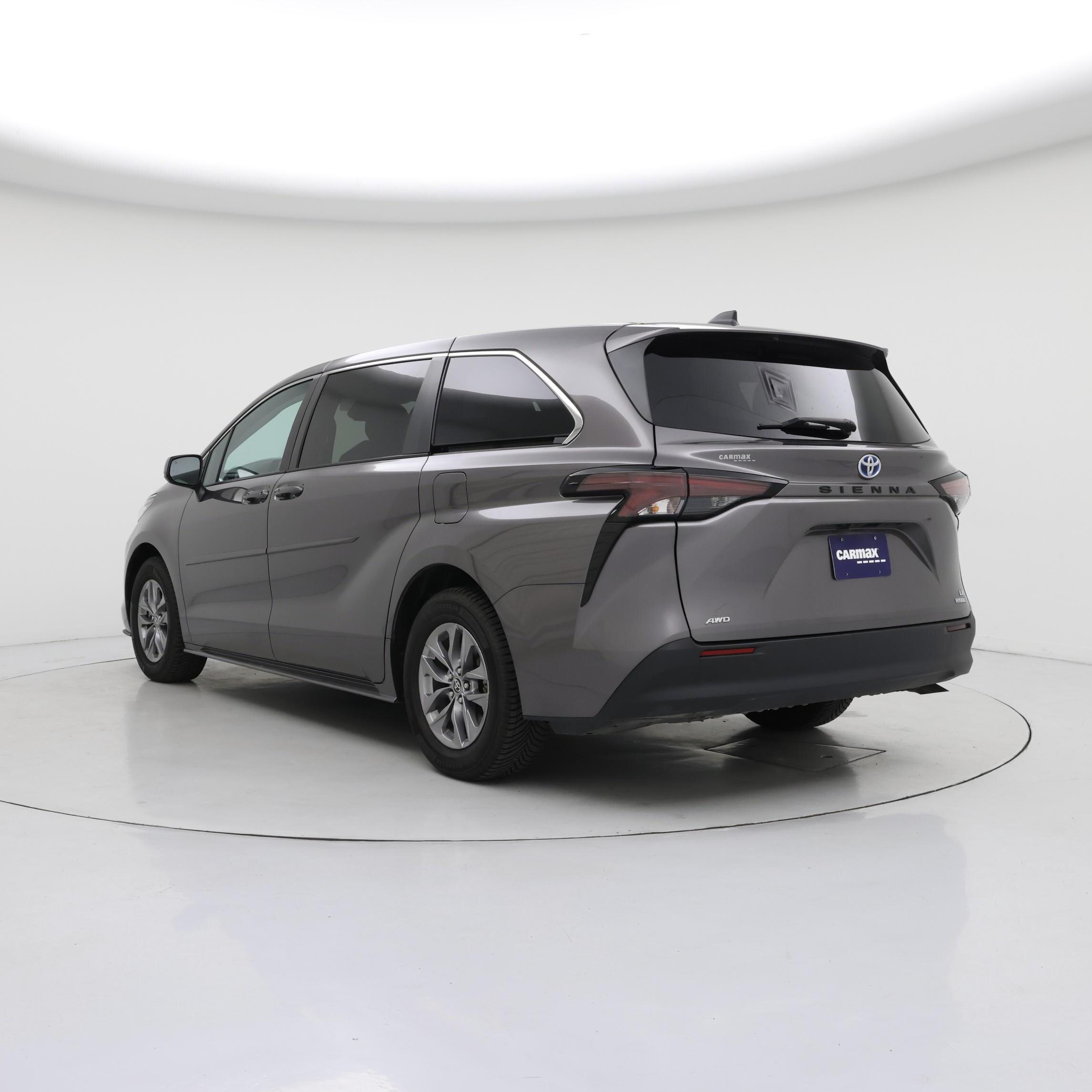 Thumbnail: 2023 Toyota Sienna - 2