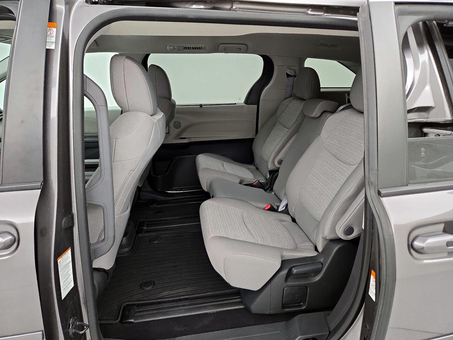 Thumbnail: 2023 Toyota Sienna - 19