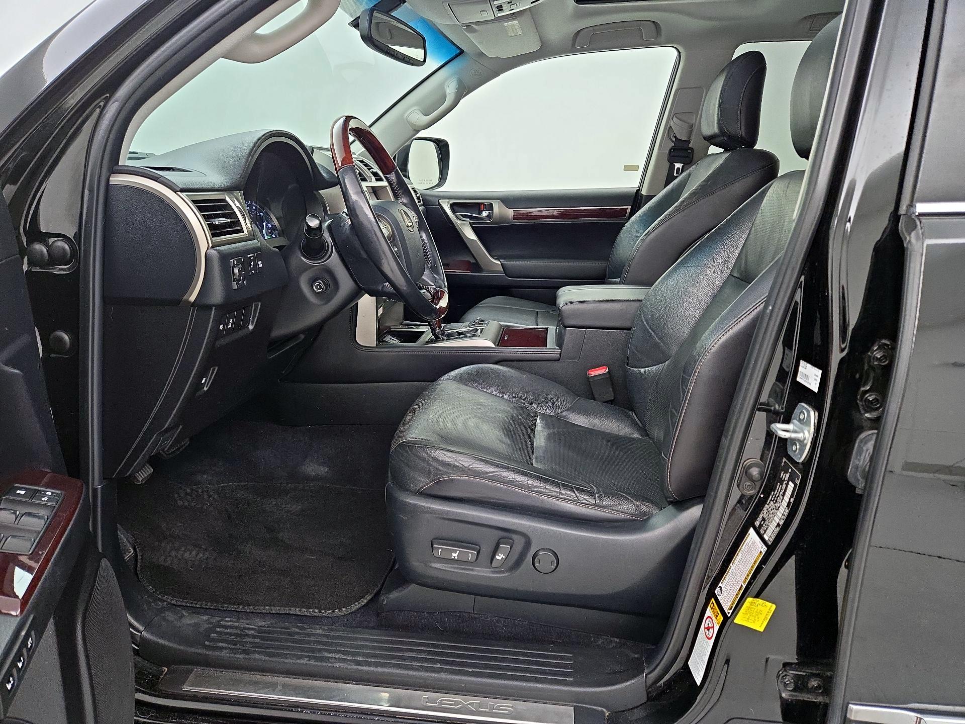 Thumbnail: 2016 Lexus GX - 11