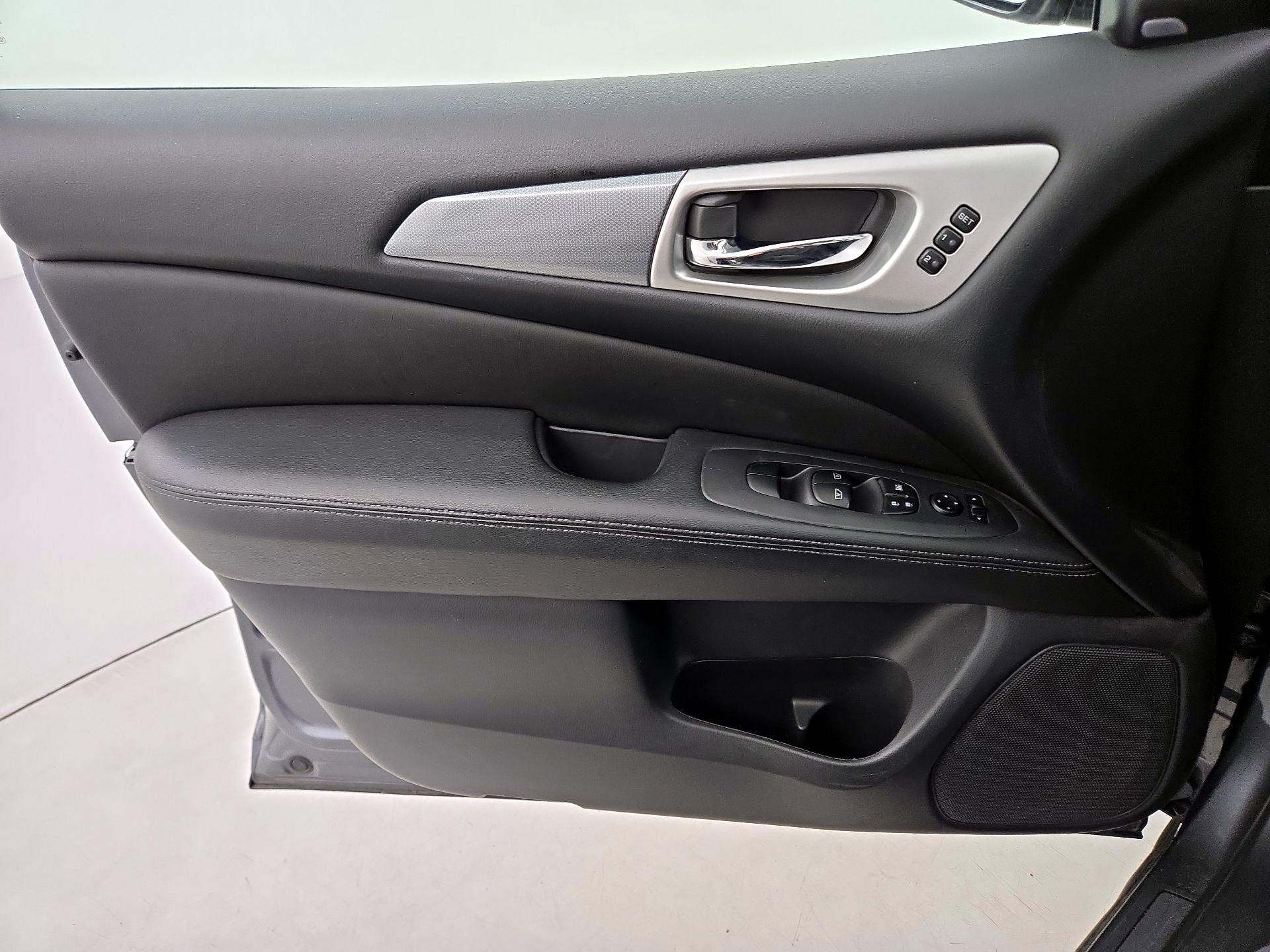 Thumbnail: 2018 Nissan Pathfinder - 12