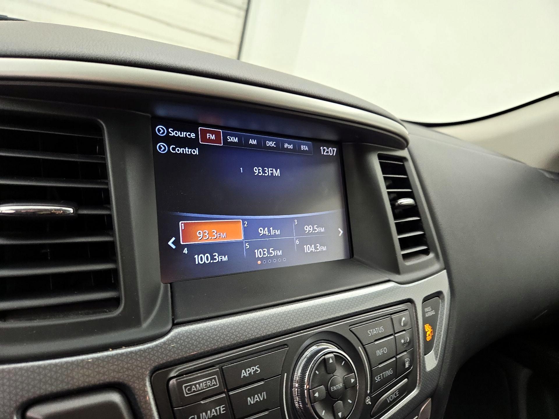 Thumbnail: 2018 Nissan Pathfinder - 16