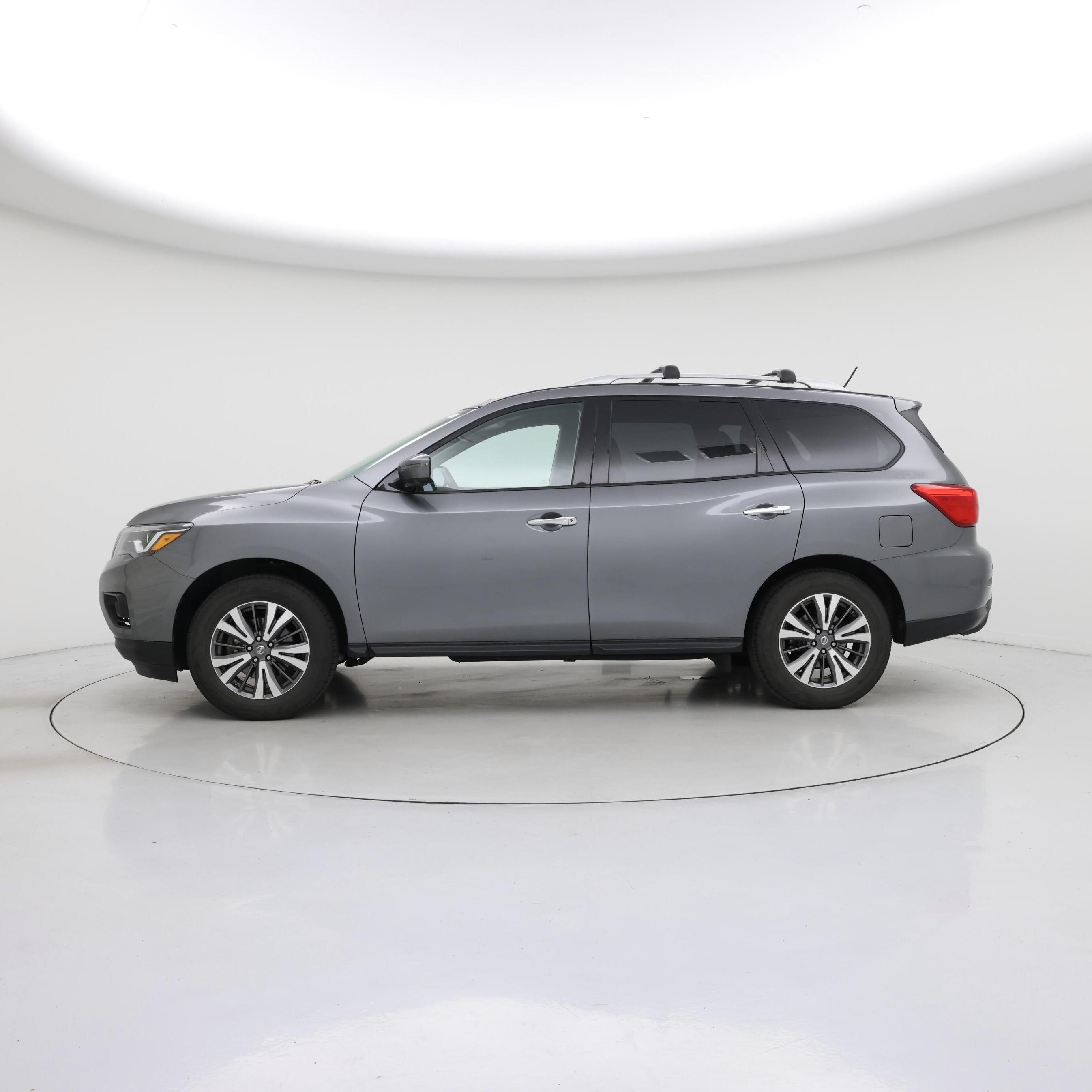 Thumbnail: 2018 Nissan Pathfinder - 3
