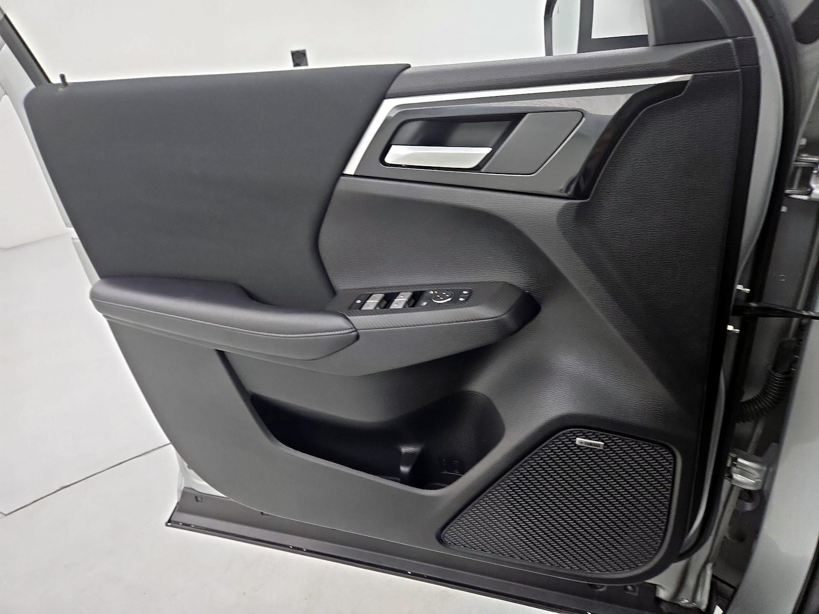 2025 Mitsubishi Outlander ES - Photo 13