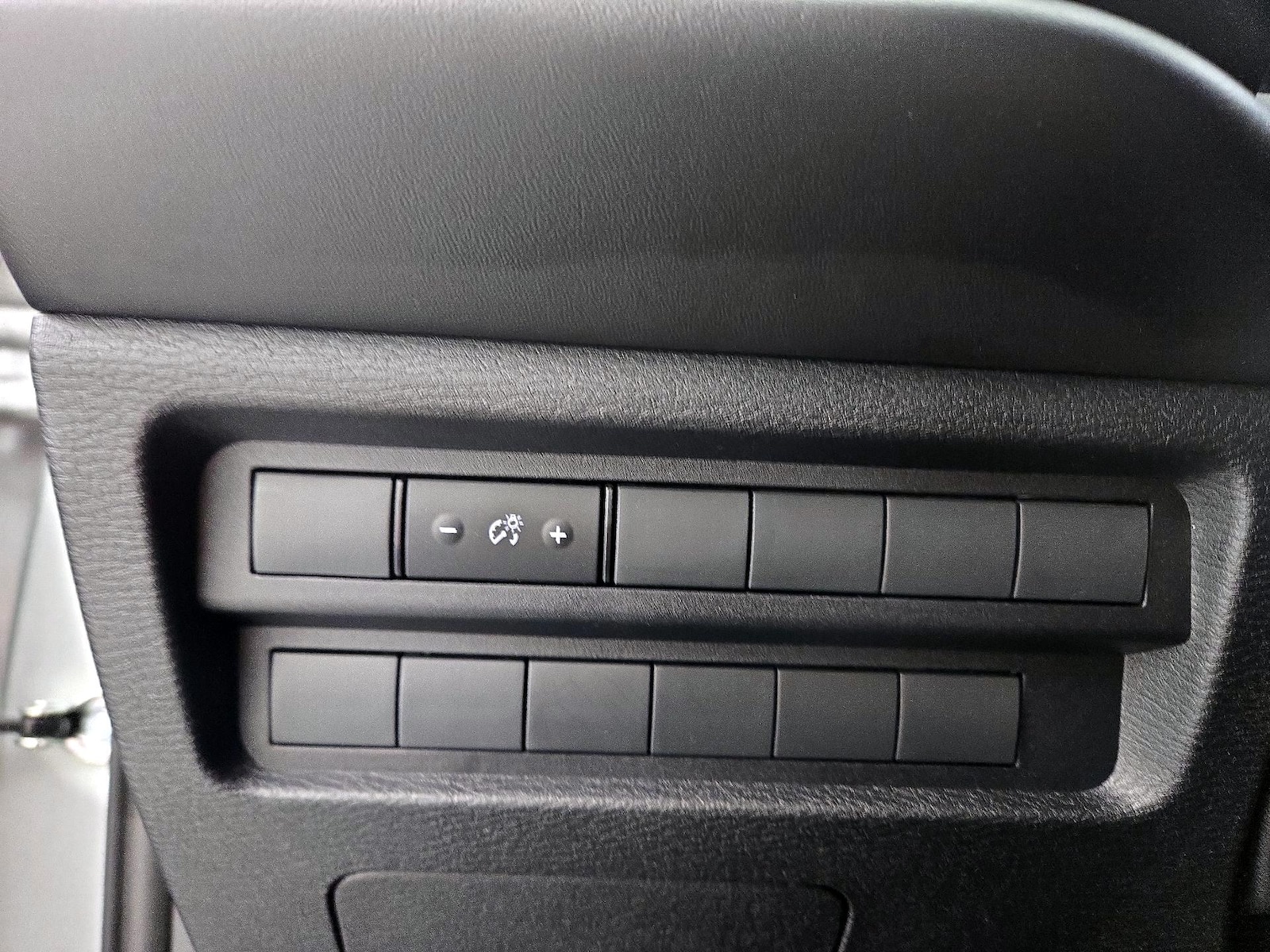 2025 Mitsubishi Outlander ES - Photo 14