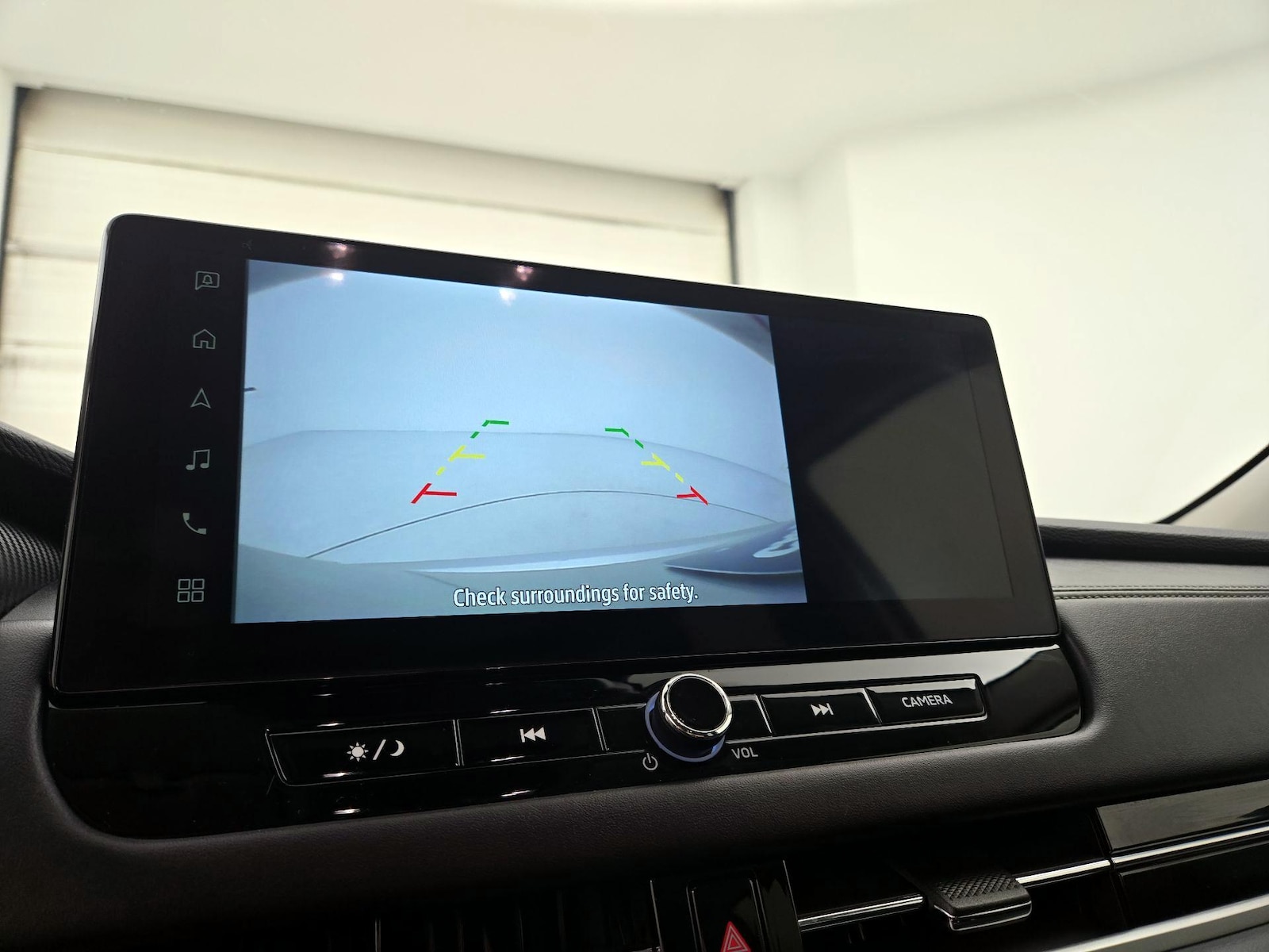 2025 Mitsubishi Outlander ES - Photo 16