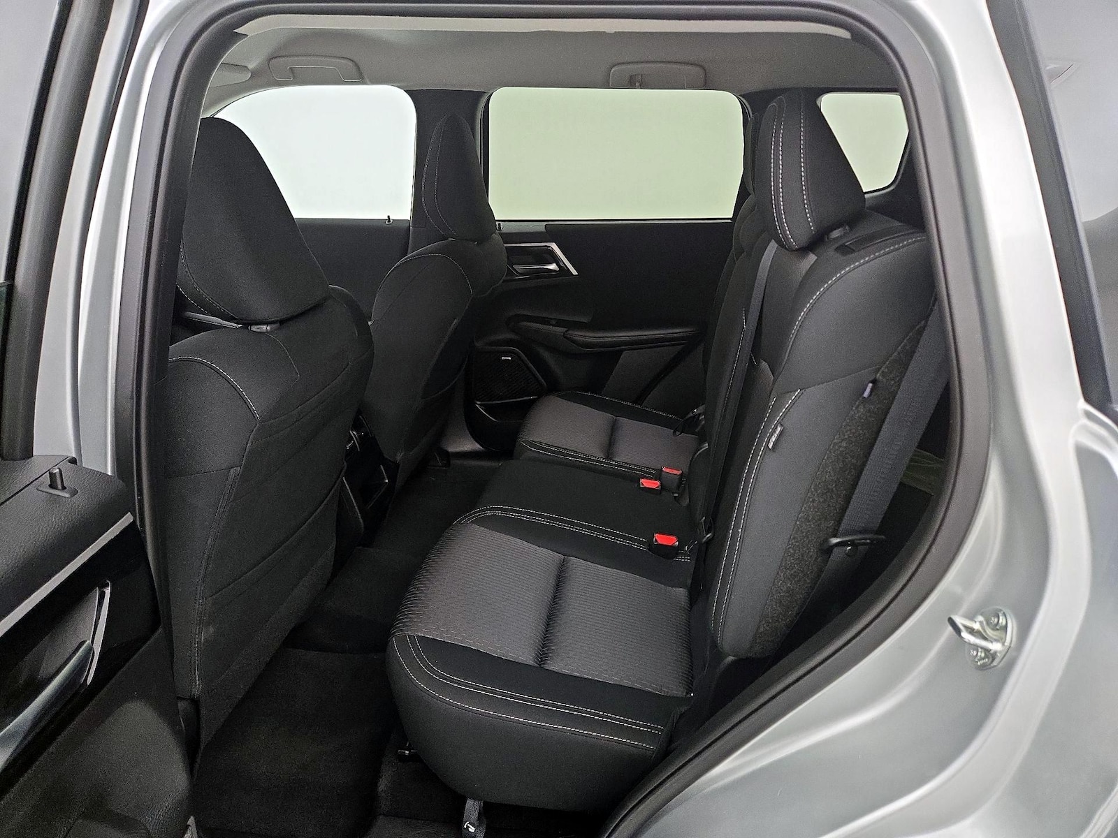 2025 Mitsubishi Outlander ES - Photo 21
