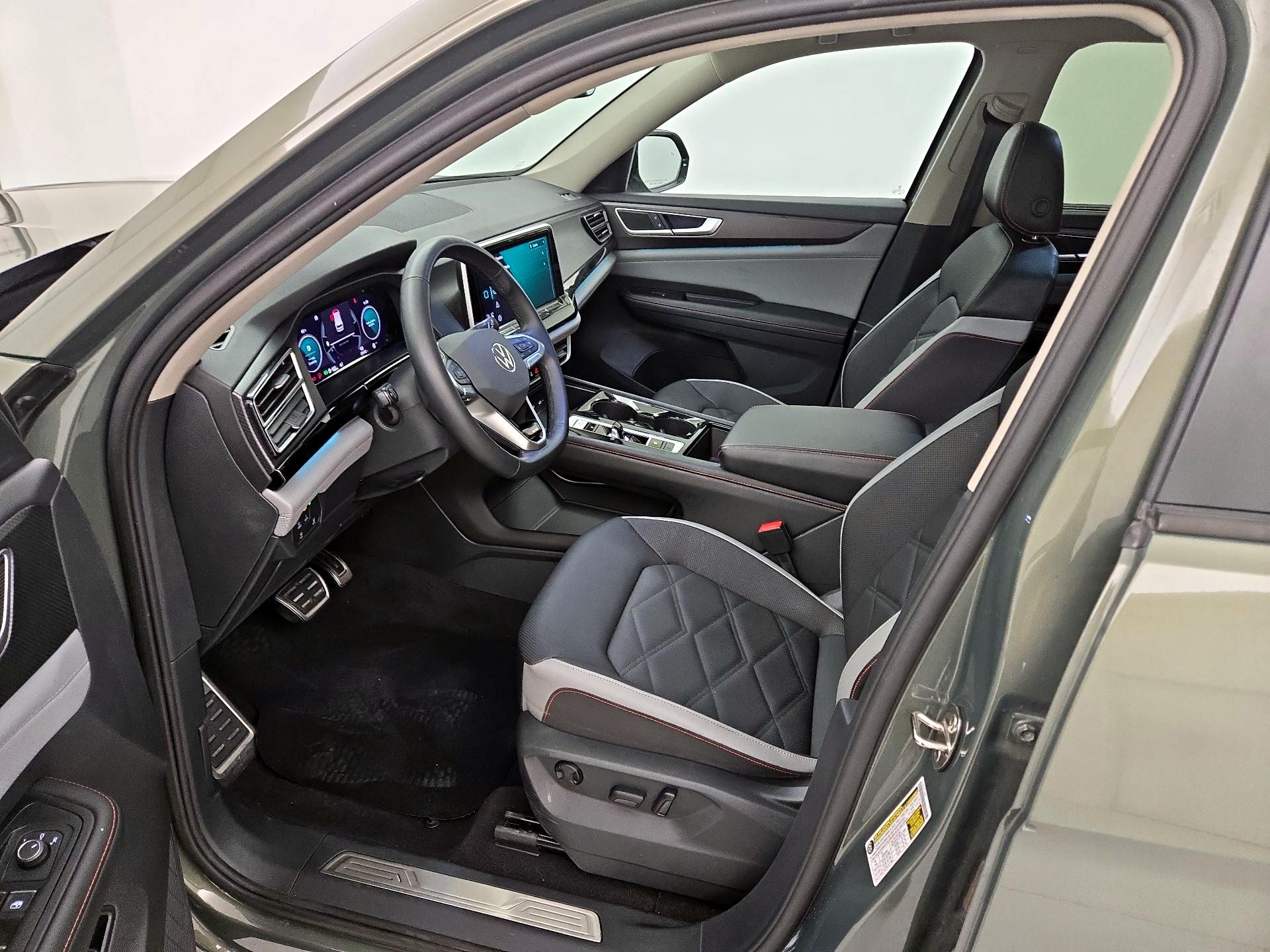 Thumbnail: 2024 Volkswagen Atlas - 11