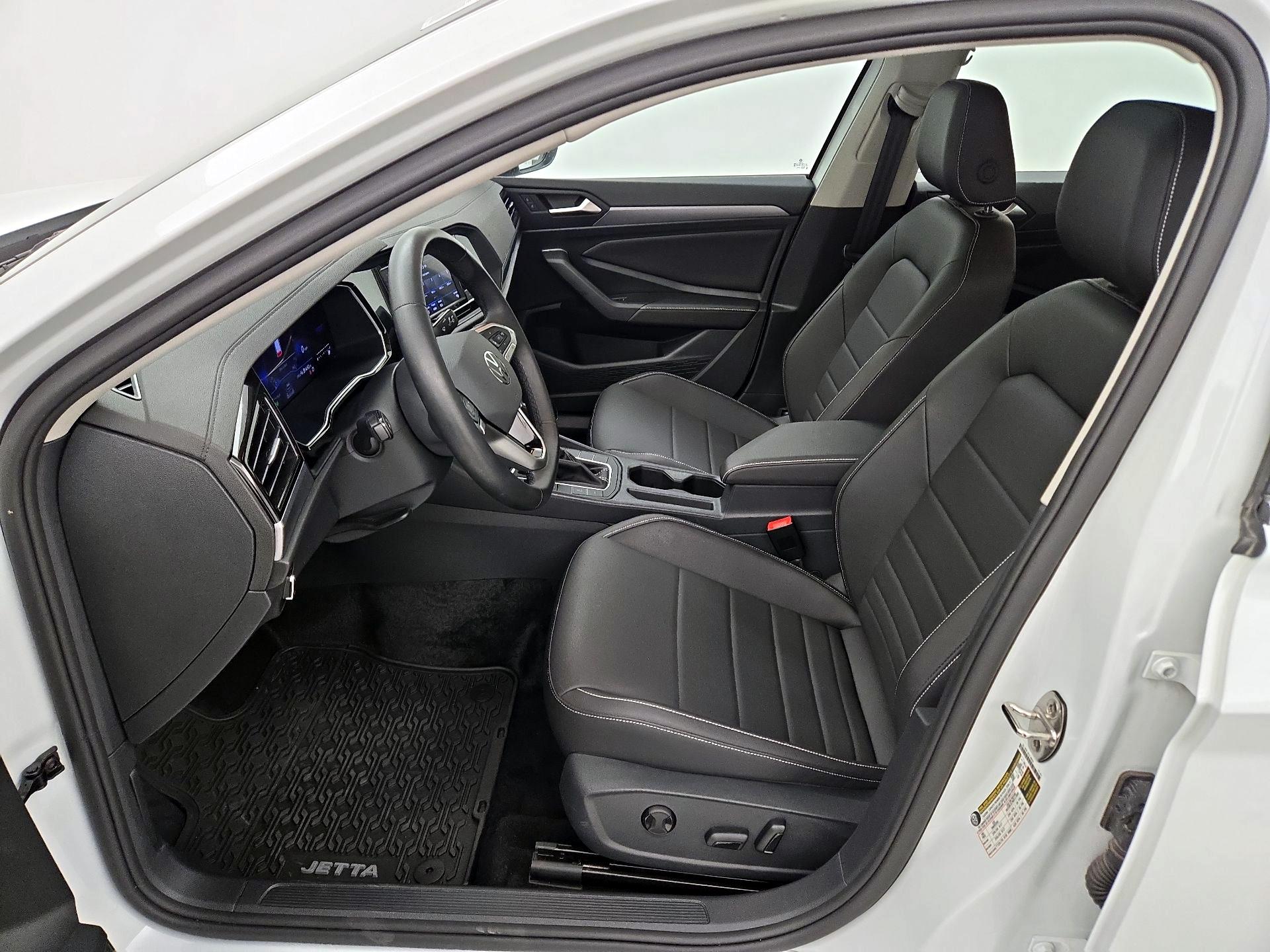Thumbnail: 2024 Volkswagen Jetta - 11
