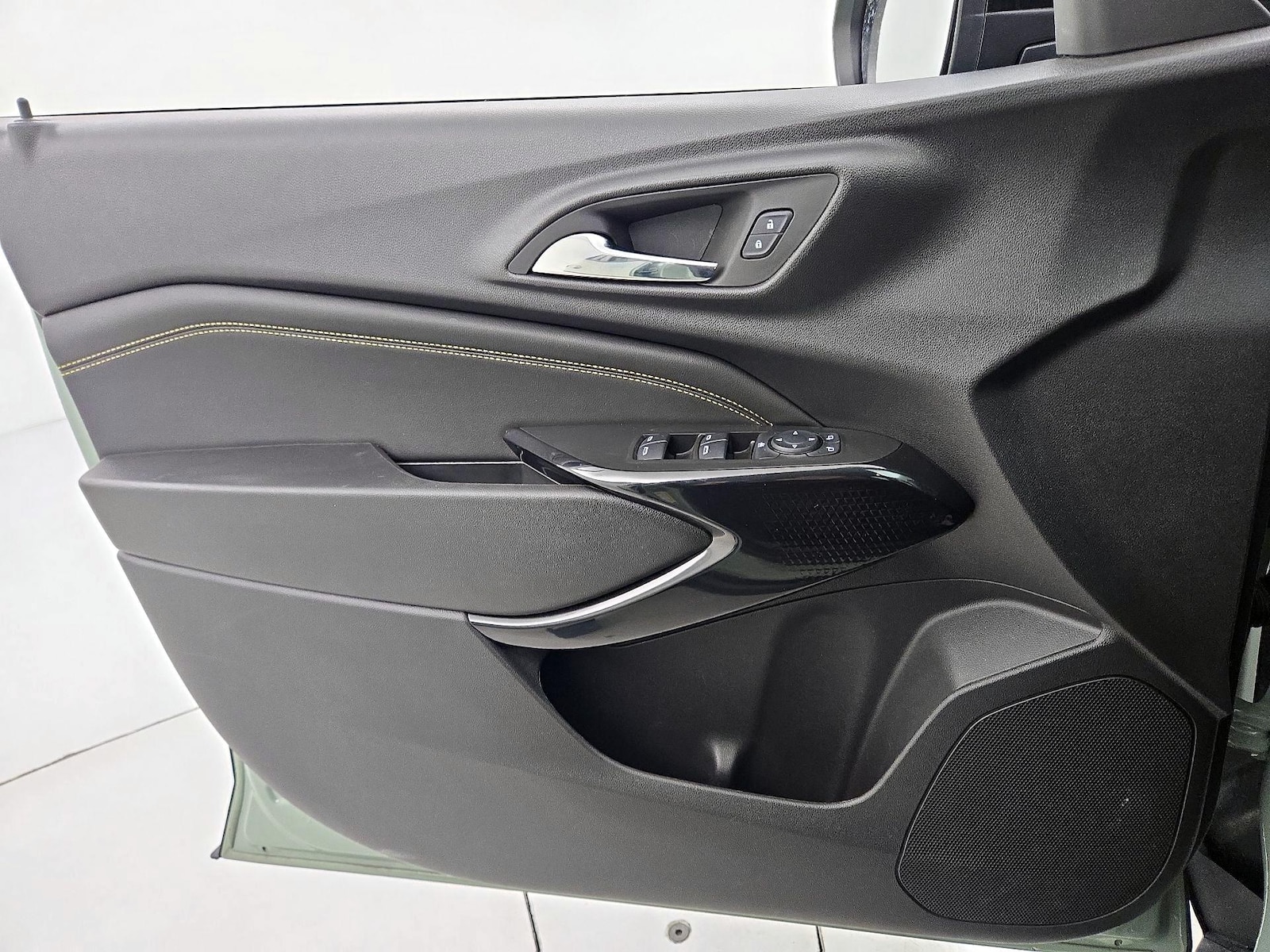 2025 Chevrolet Trax Activ - Photo 13
