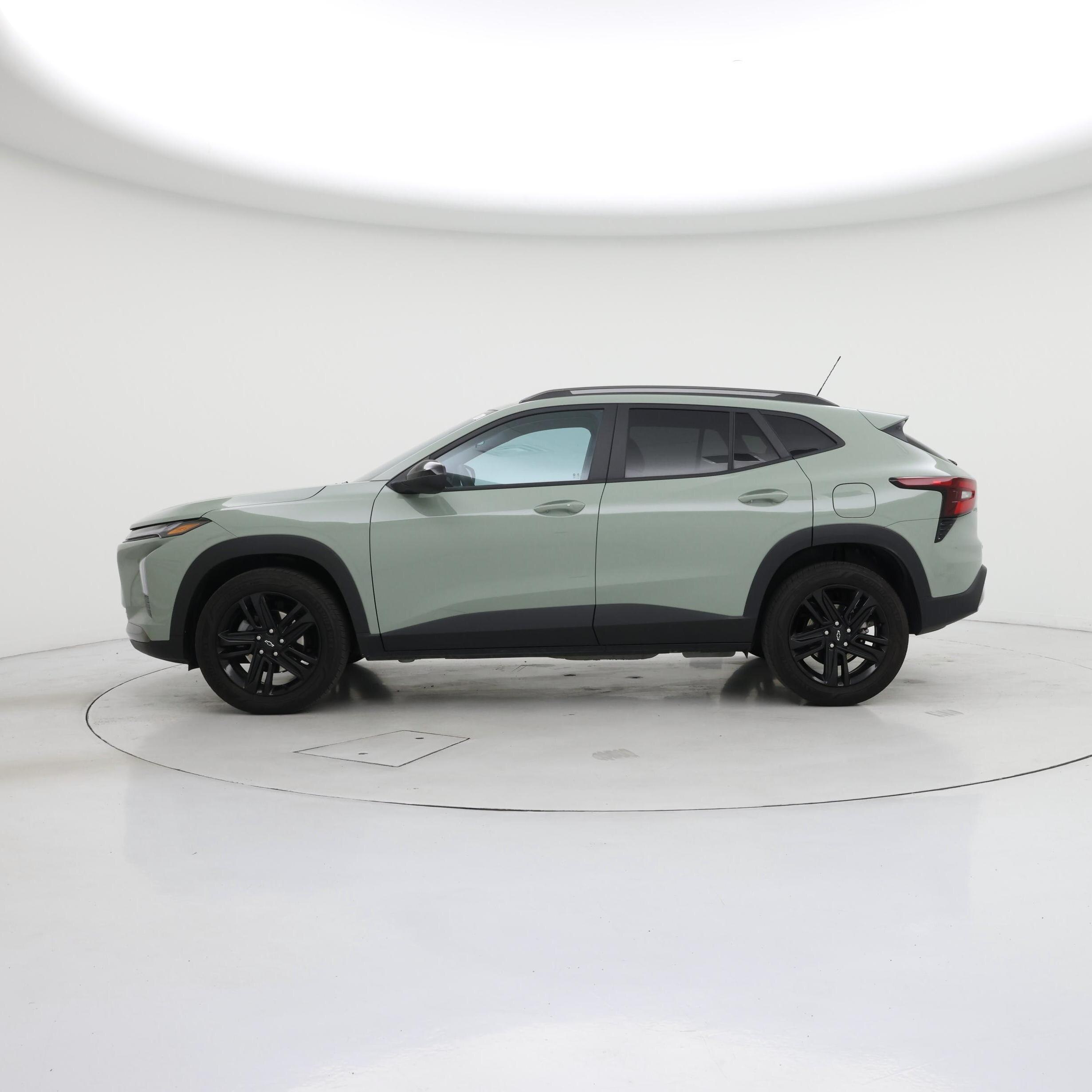 Thumbnail: 2025 Chevrolet Trax - 3