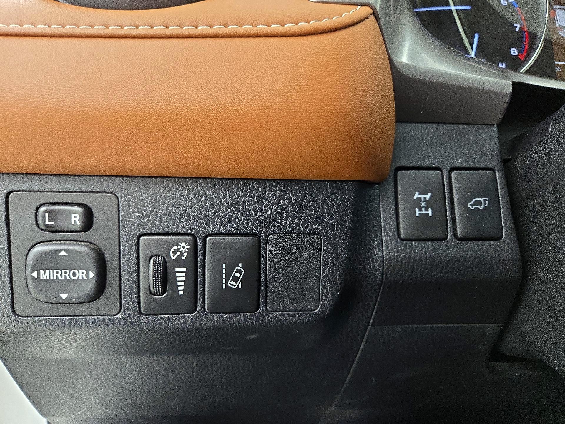 Thumbnail: 2017 Toyota RAV4 - 13