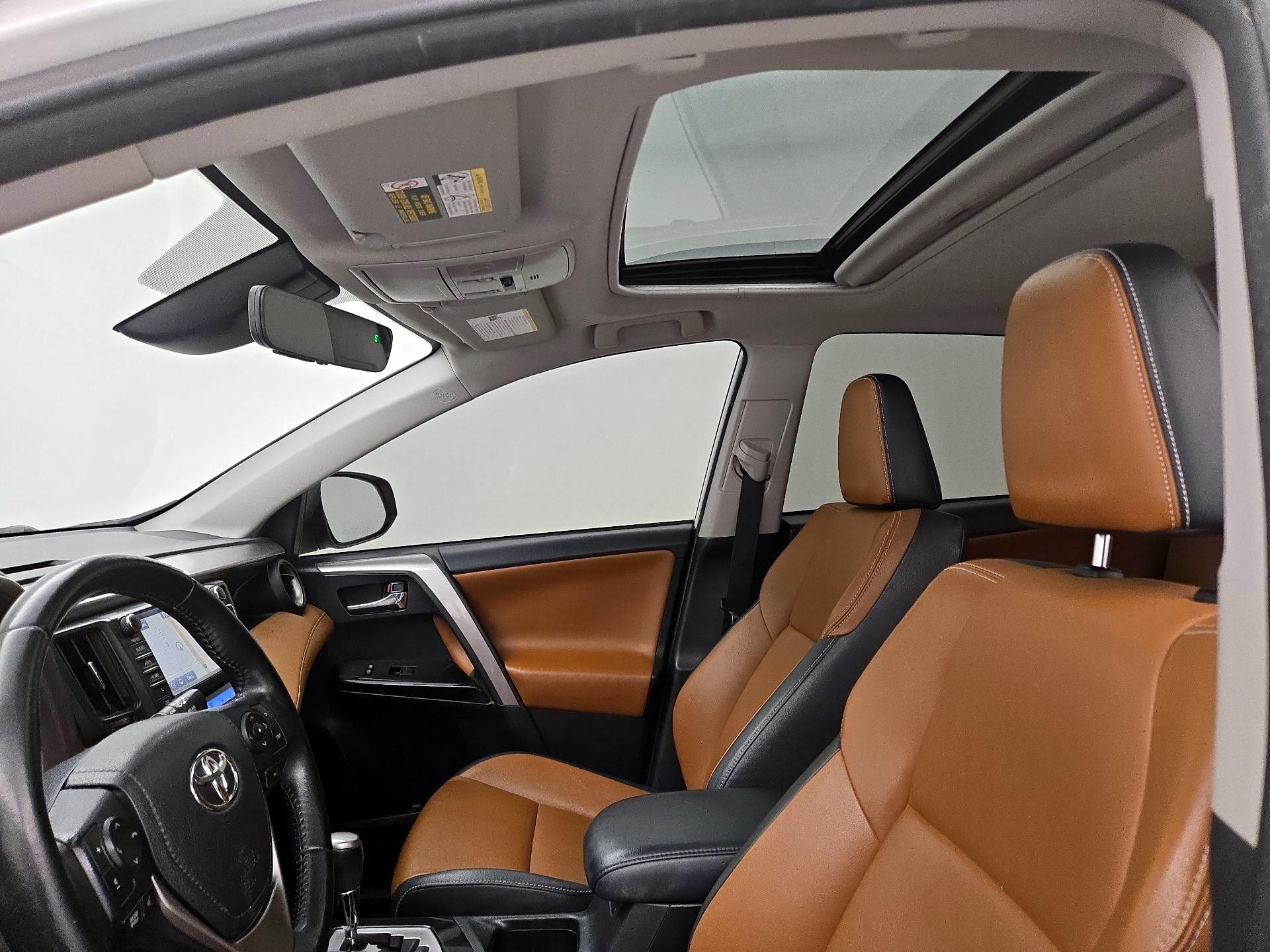 Thumbnail: 2017 Toyota RAV4 - 20