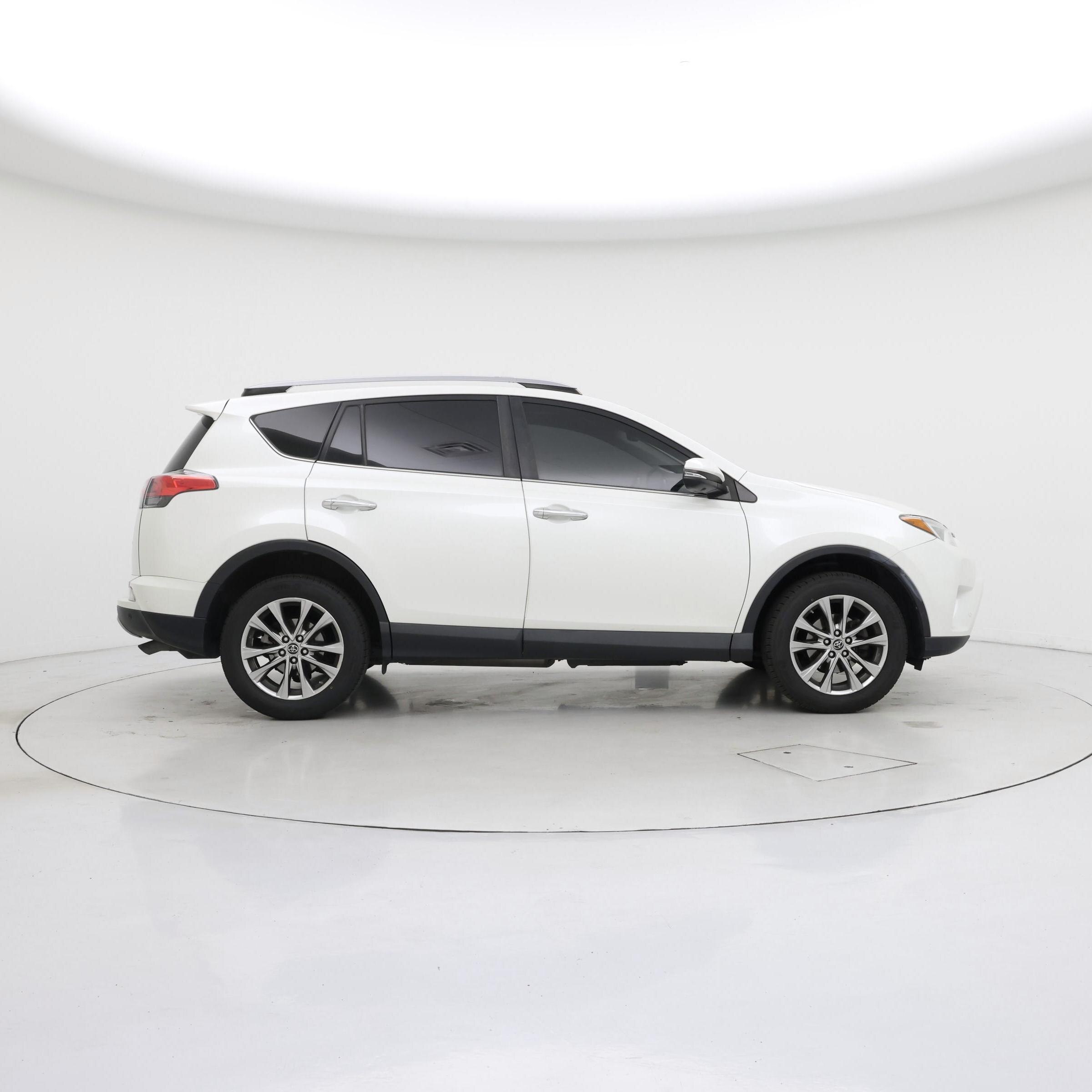 Thumbnail: 2017 Toyota RAV4 - 7