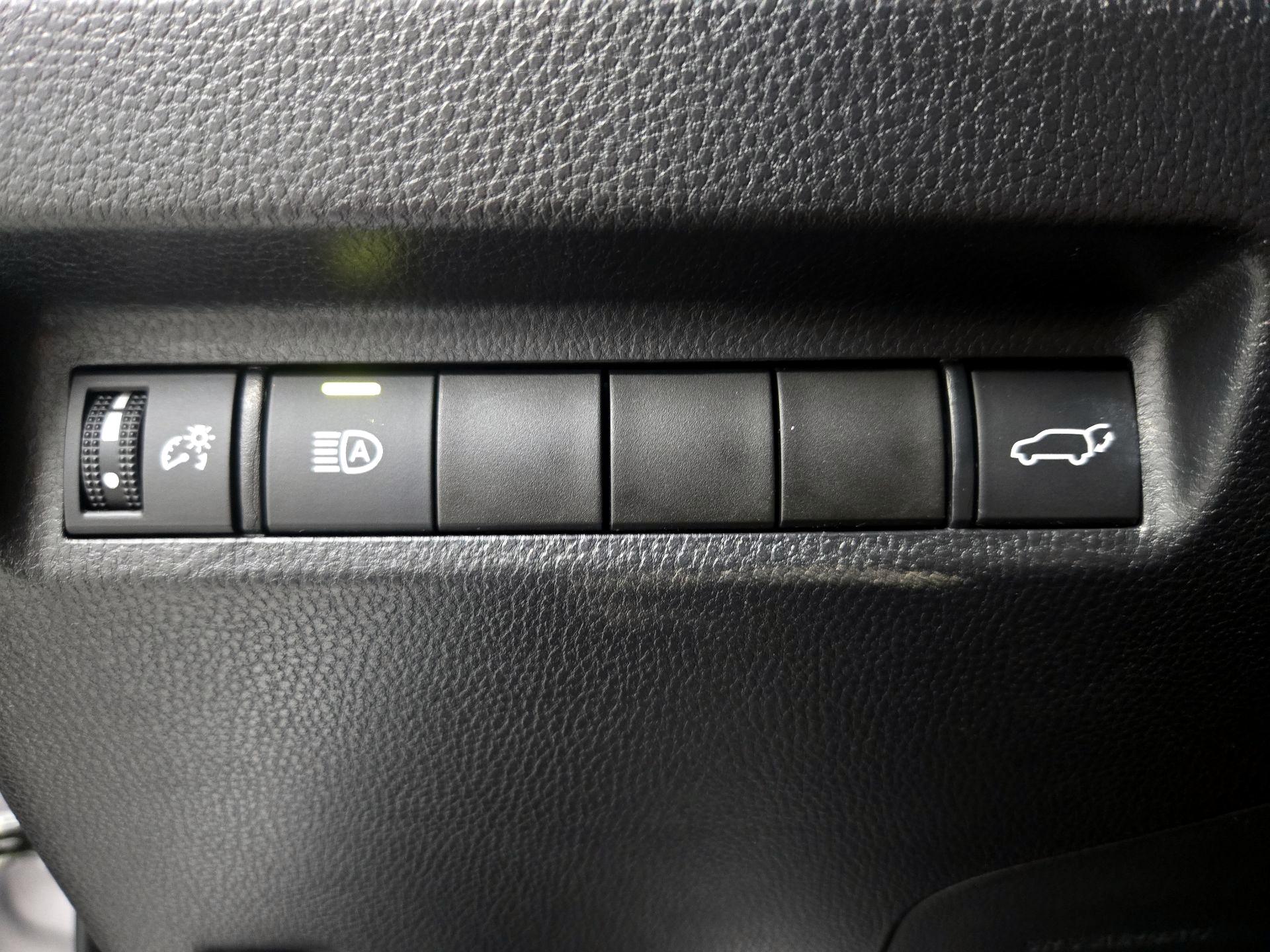 Thumbnail: 2022 Toyota RAV4 - 13
