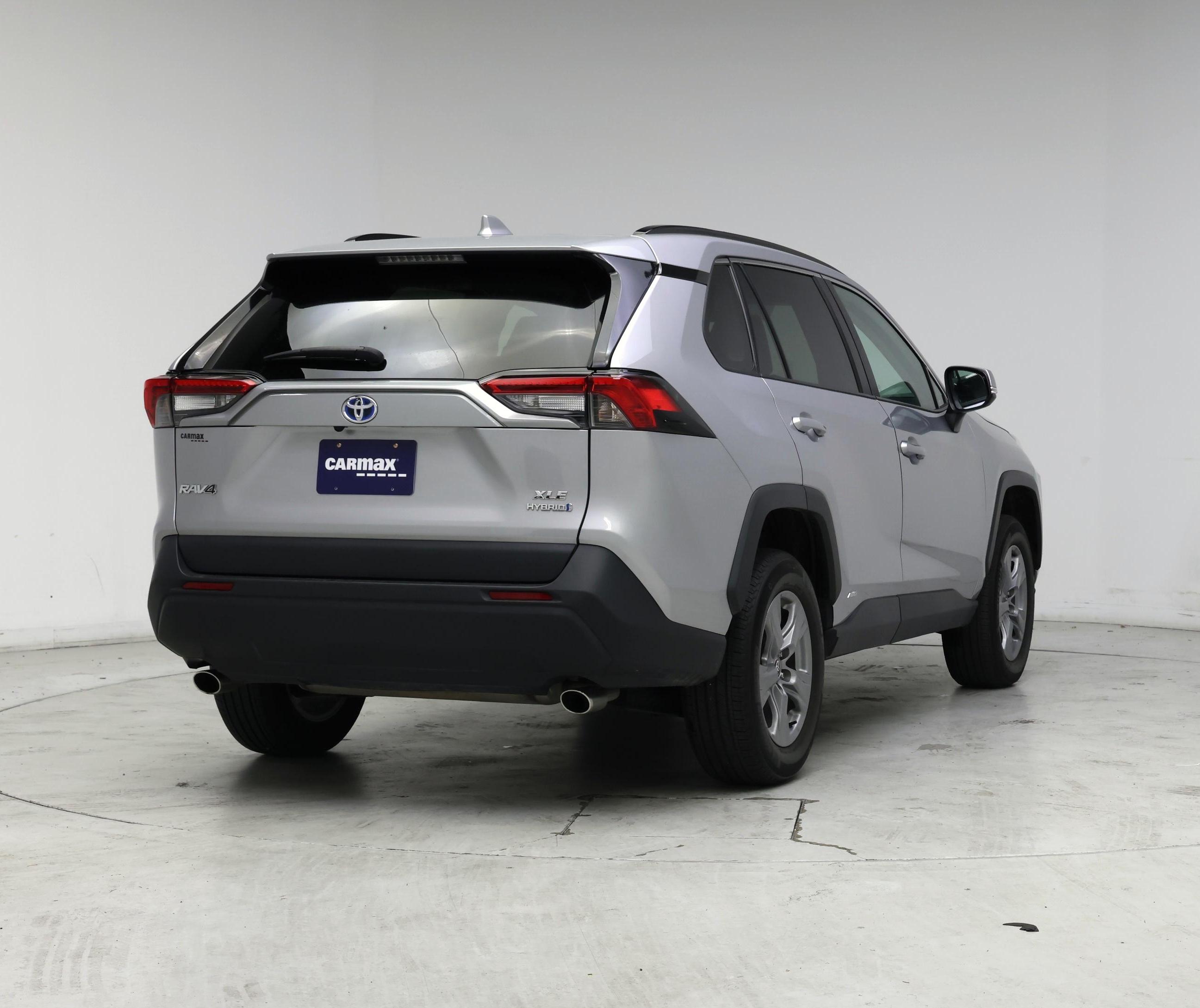 Thumbnail: 2022 Toyota RAV4 - 8