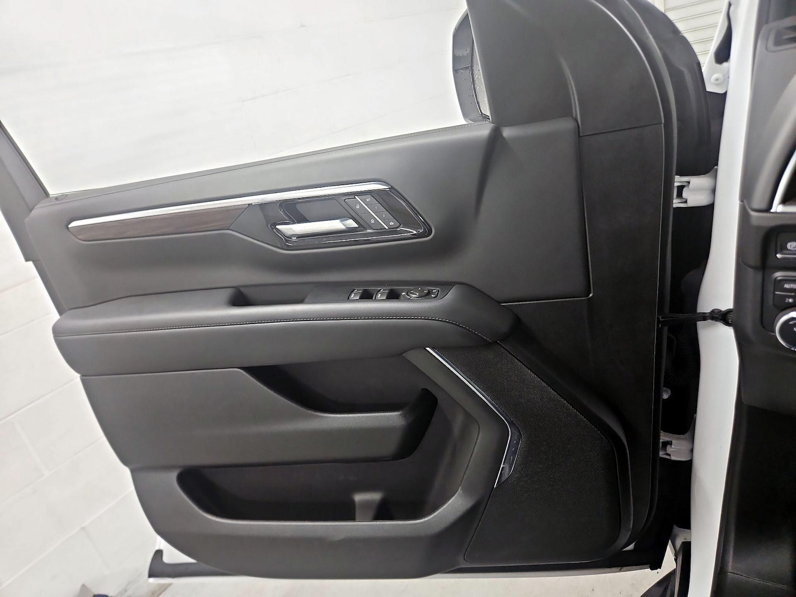 2025 Chevrolet Tahoe LT - Photo 13