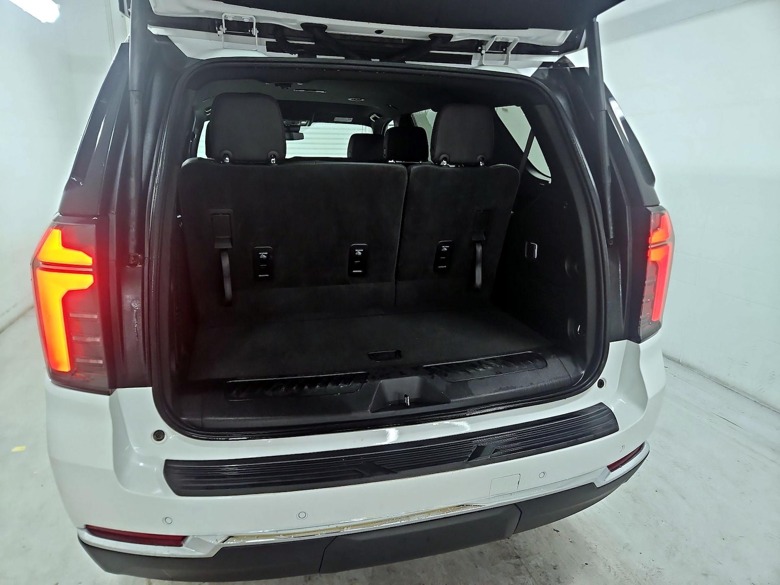 2025 Chevrolet Tahoe LT - Photo 23