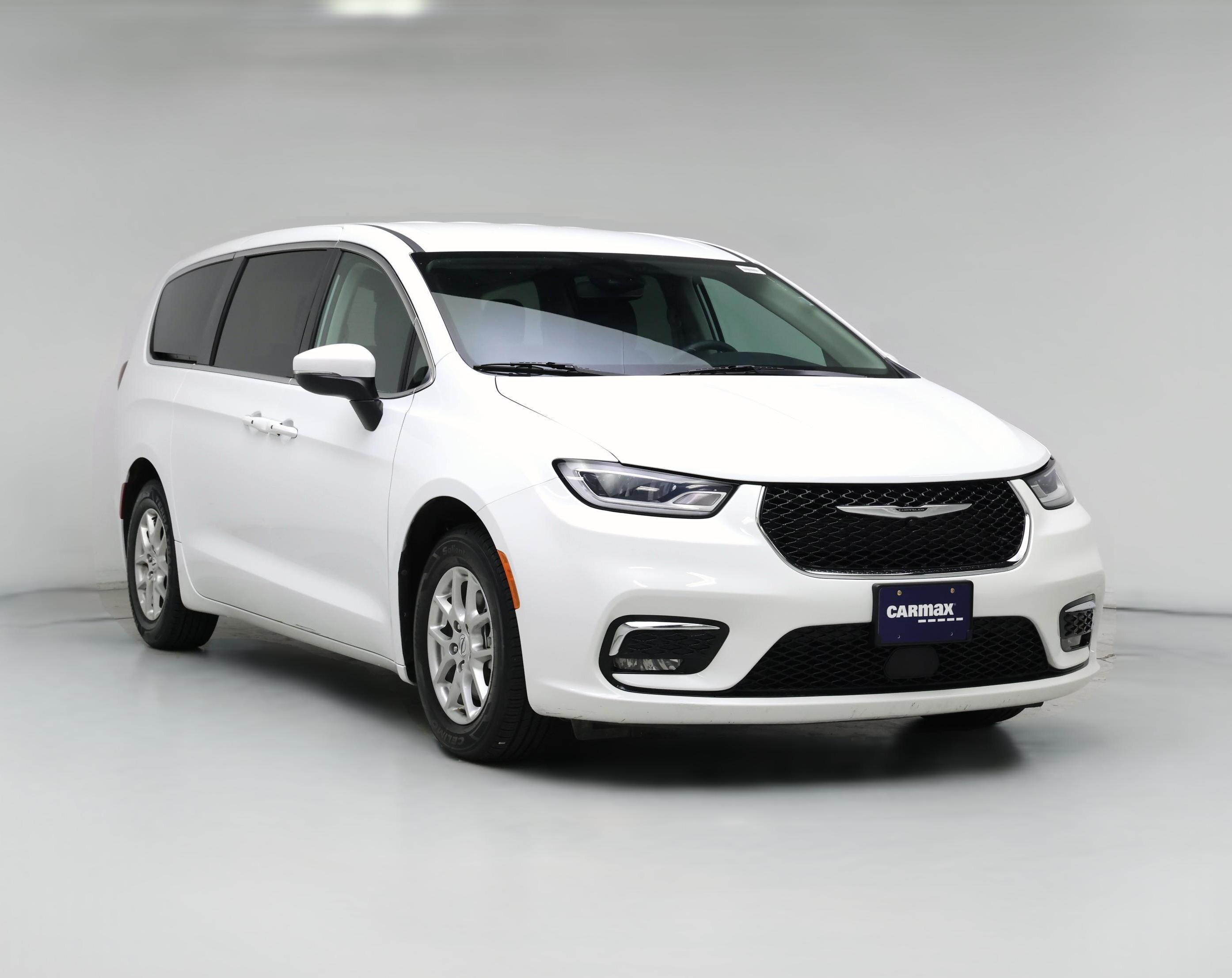 Thumbnail: 2023 Chrysler Pacifica - 1