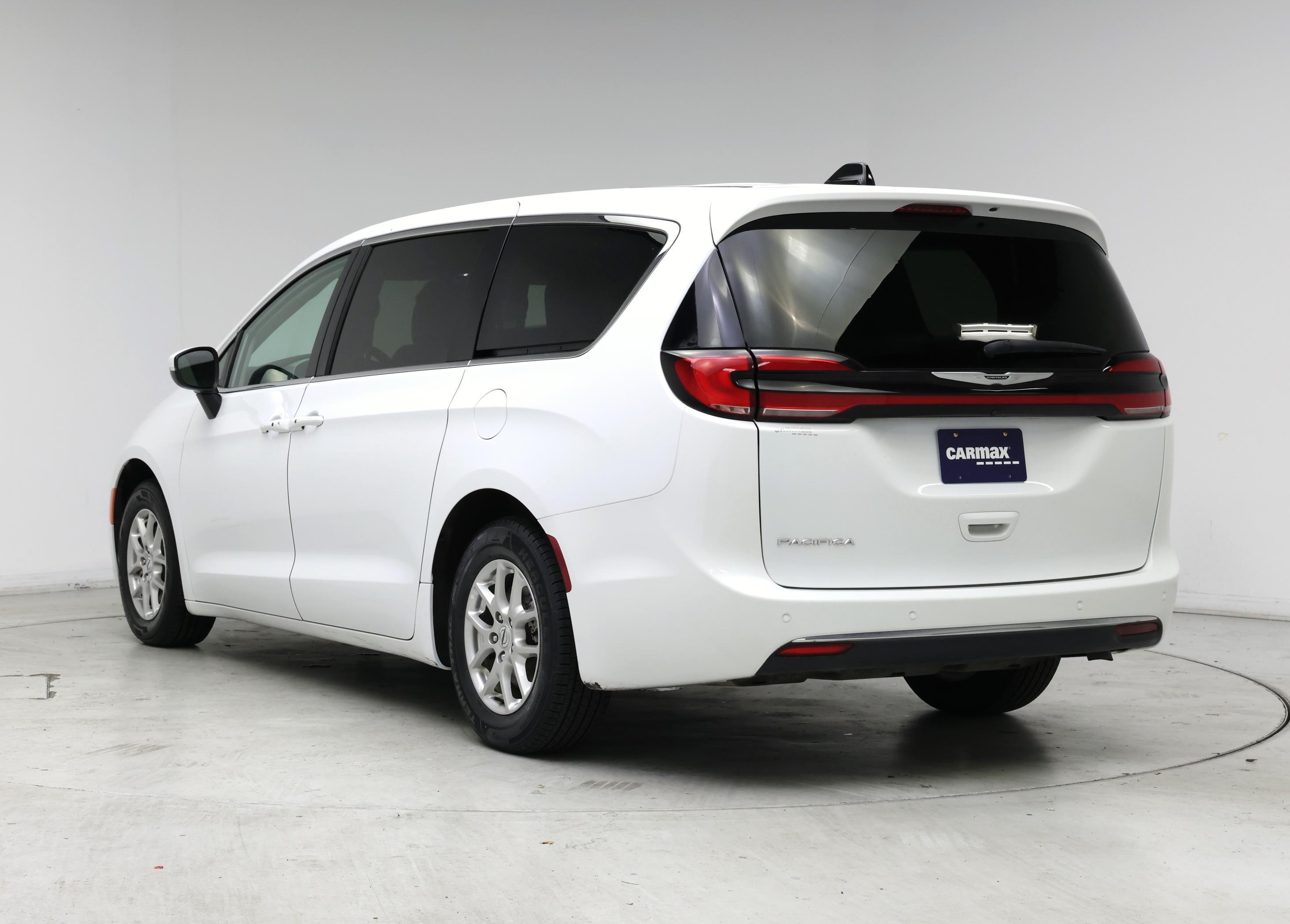 Thumbnail: 2023 Chrysler Pacifica - 2