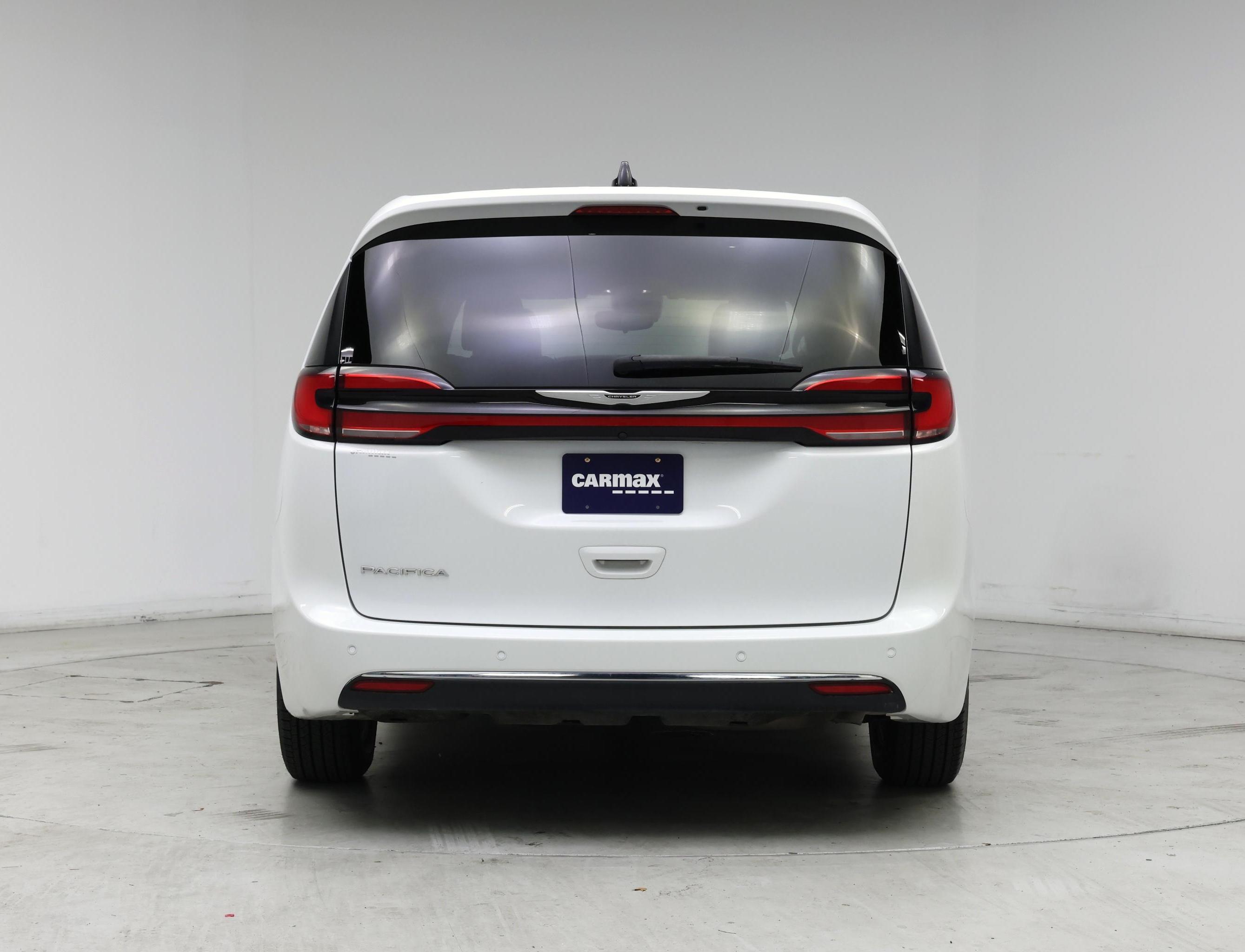 Thumbnail: 2023 Chrysler Pacifica - 6